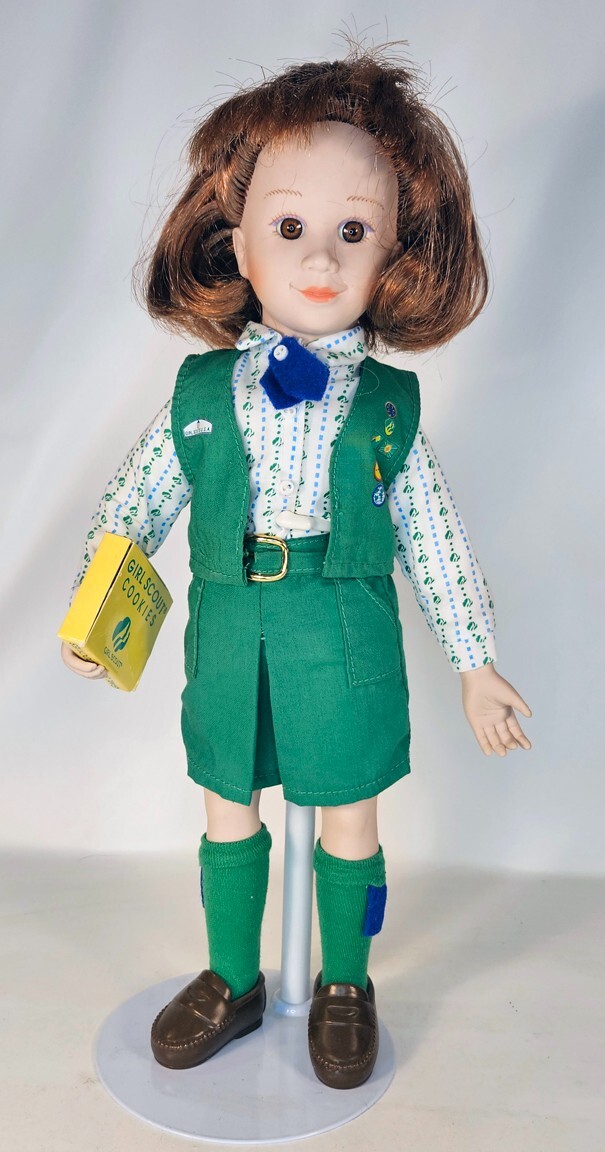Girl Scout Doll Avon Red Head with Brown Eyes 1995 Junior Scout