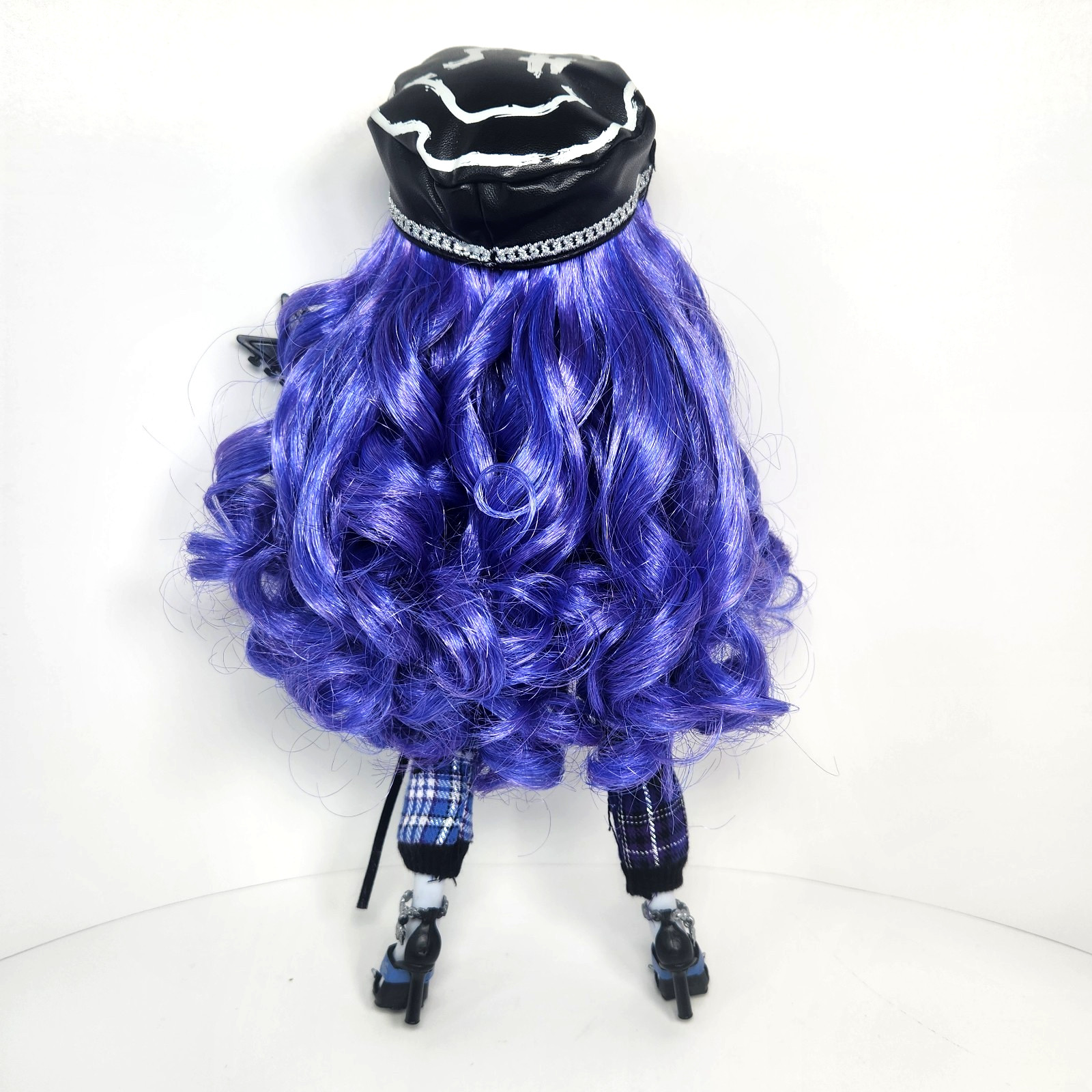 Rainbow High Shadow High Uma Vanhoose Rock Fashion Doll W/Guitar Outfits Accs