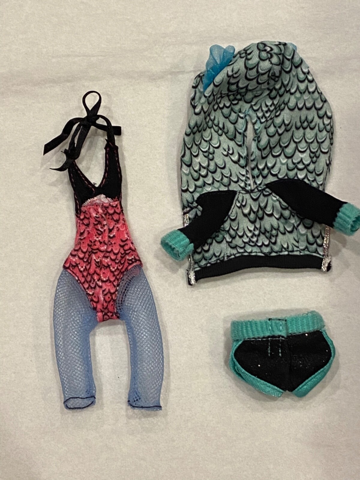 Outfit_Monster High doll 1st Wave G1 Creeproduction_Lagoona Blue_Clothes Shoes