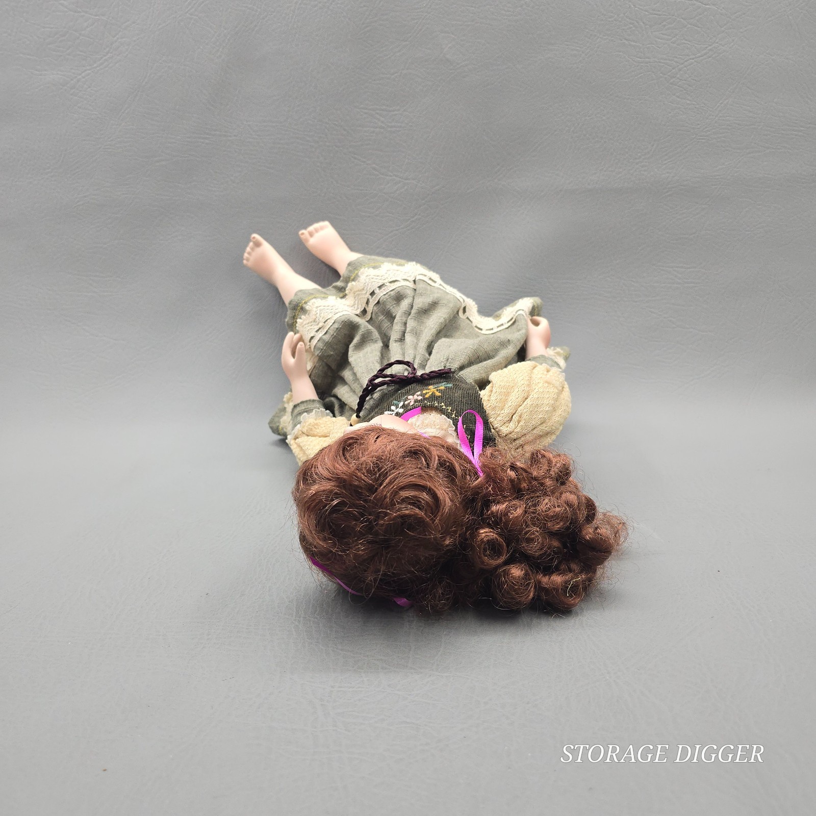 Vintage The Emerald Doll Collection Ashley Belle Kamryn Porcelain Doll 16″ Tall
