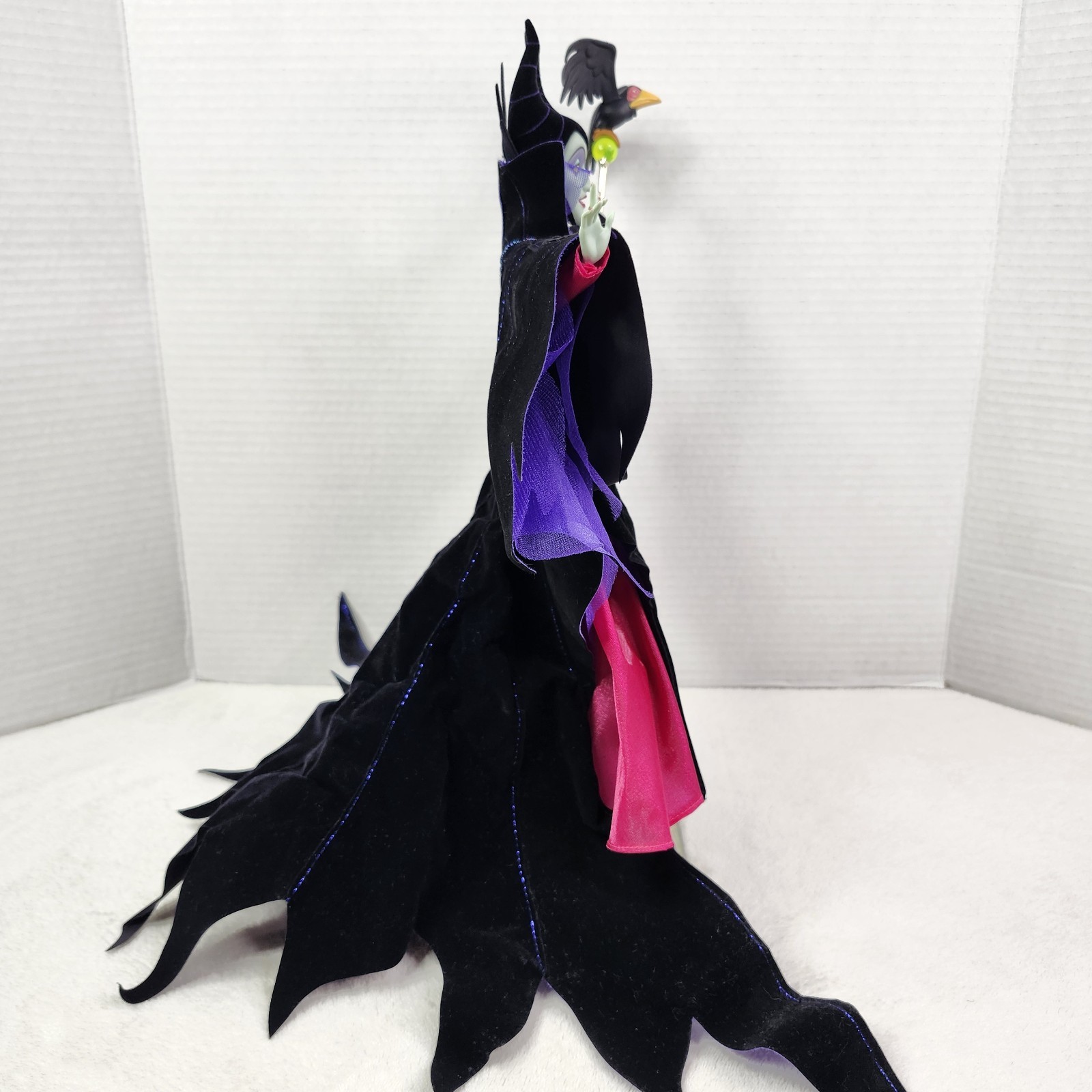 Disney Sleeping Beauty 40th Anniversary Maleficent Villains Collection 20990