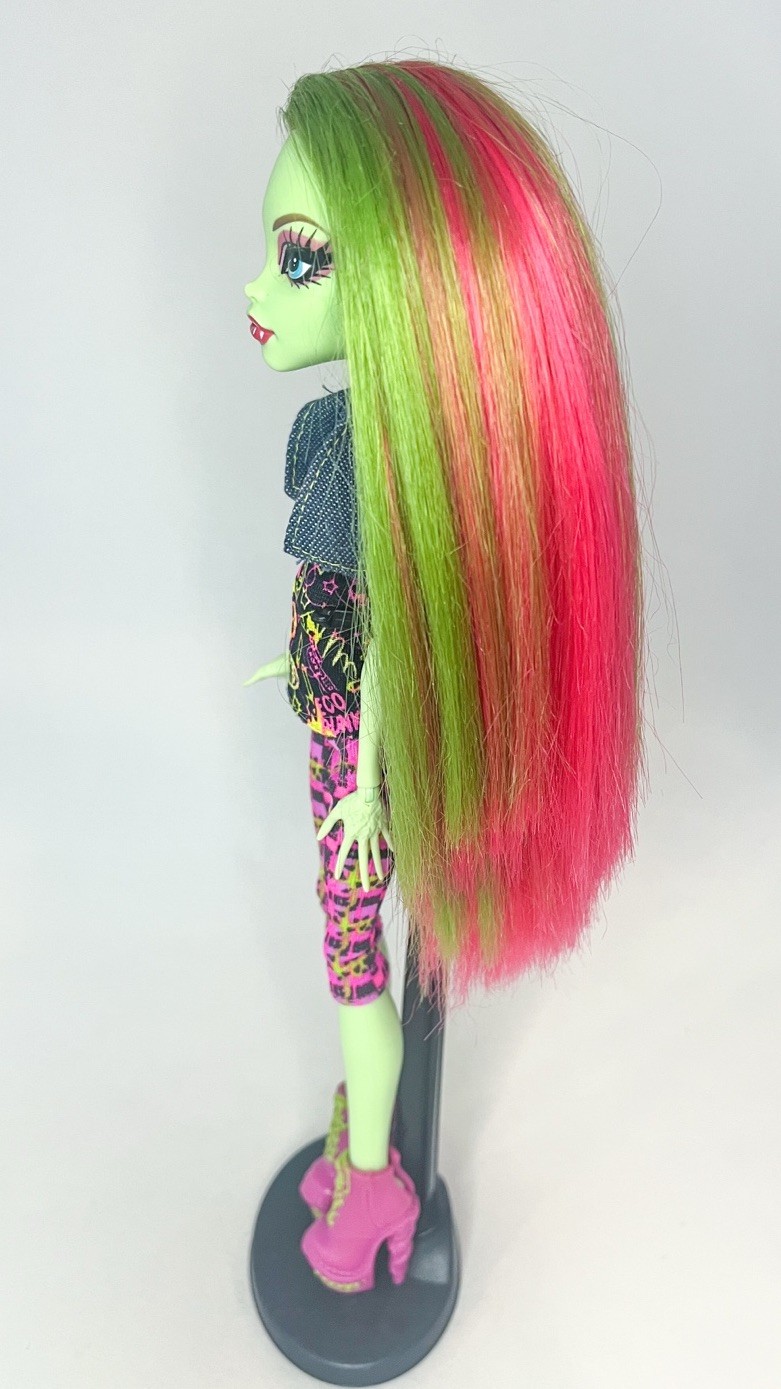MONSTER HIGH Doll Venus McFlyTrap First Wave 4 Doll 2012 Mattel.