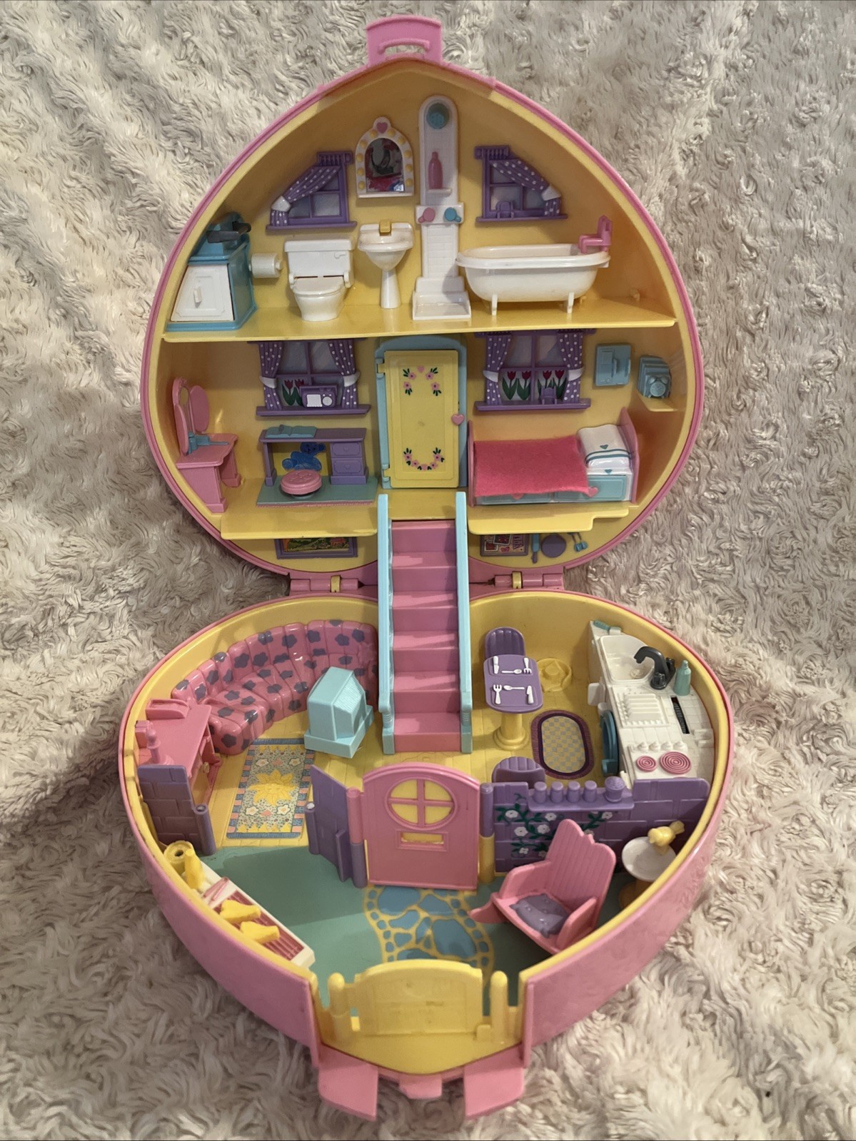 Vintage 1992 Bluebird Toys Lucy Locket Play N Carry Dream House Playset