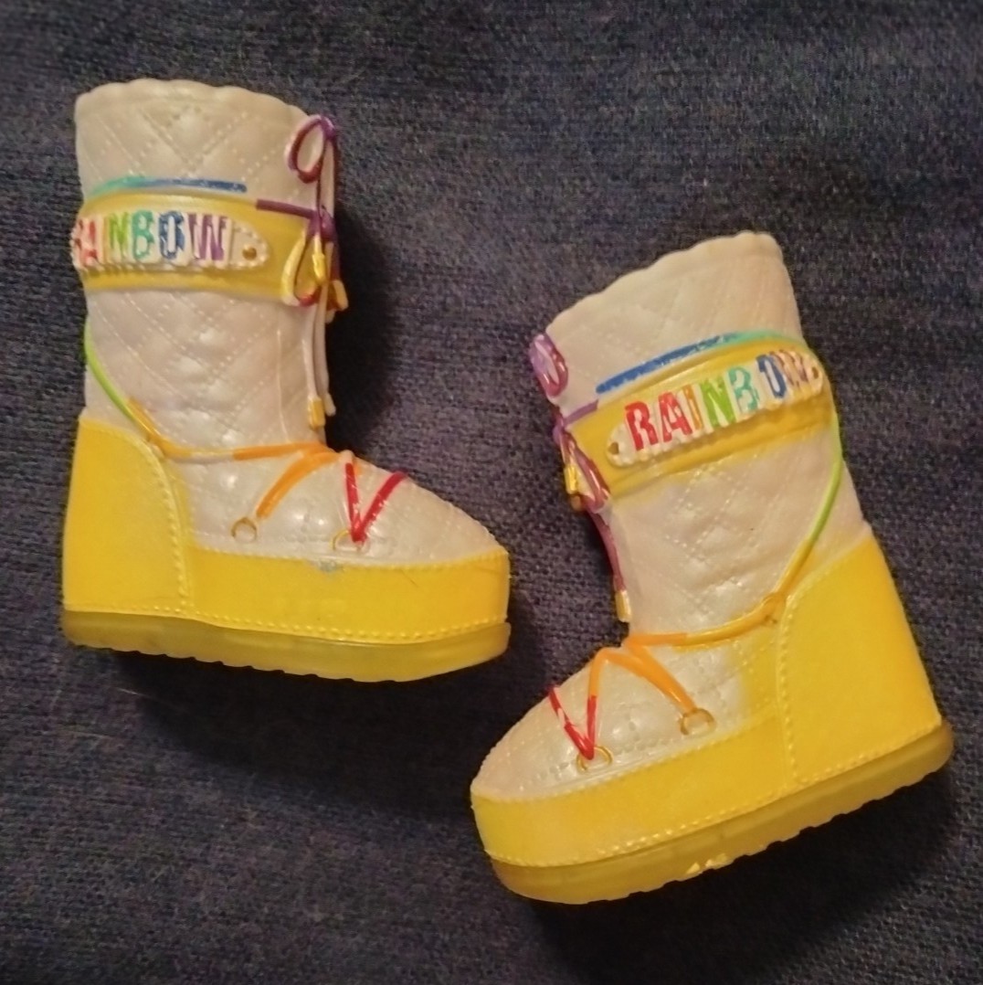 you choose! RAINBOW HIGH & Shadow doll shoes, clothes, accessories