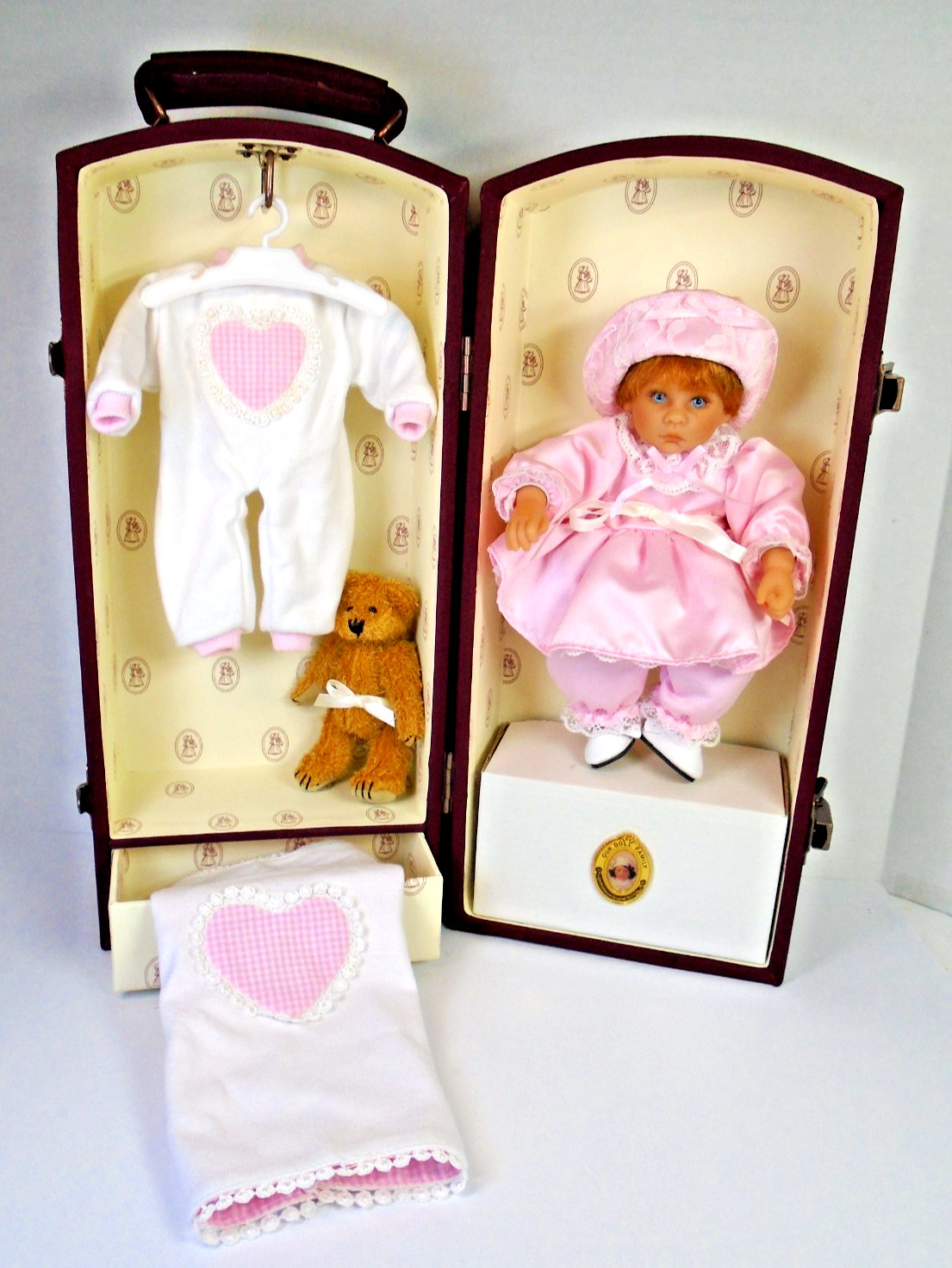 Lee Middleton Baby & Me Doll, Trunk with two outfits, blanket, & Teddy Bear, New