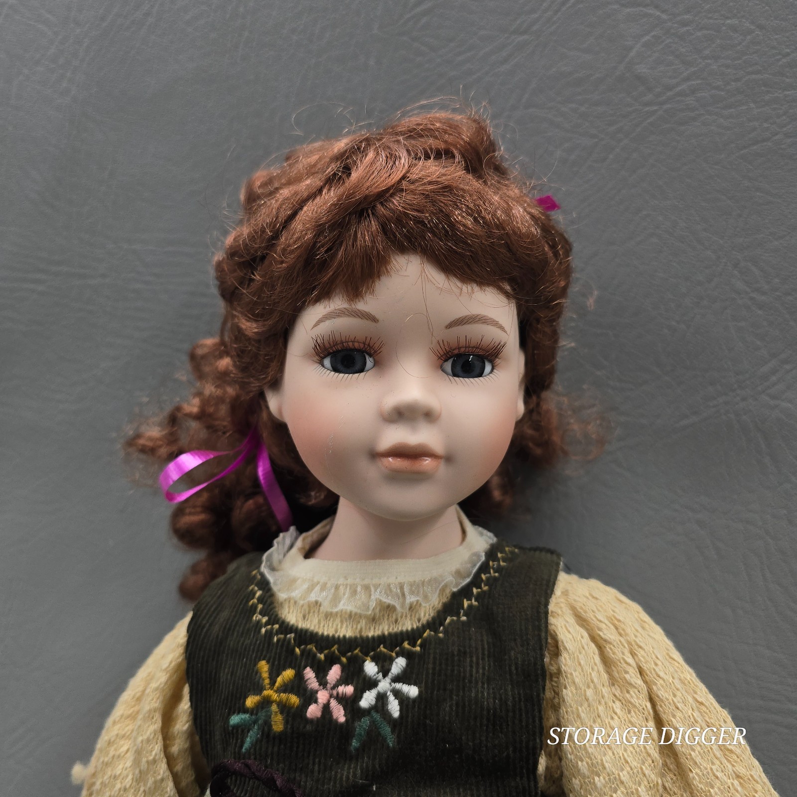 Vintage The Emerald Doll Collection Ashley Belle Kamryn Porcelain Doll 16″ Tall