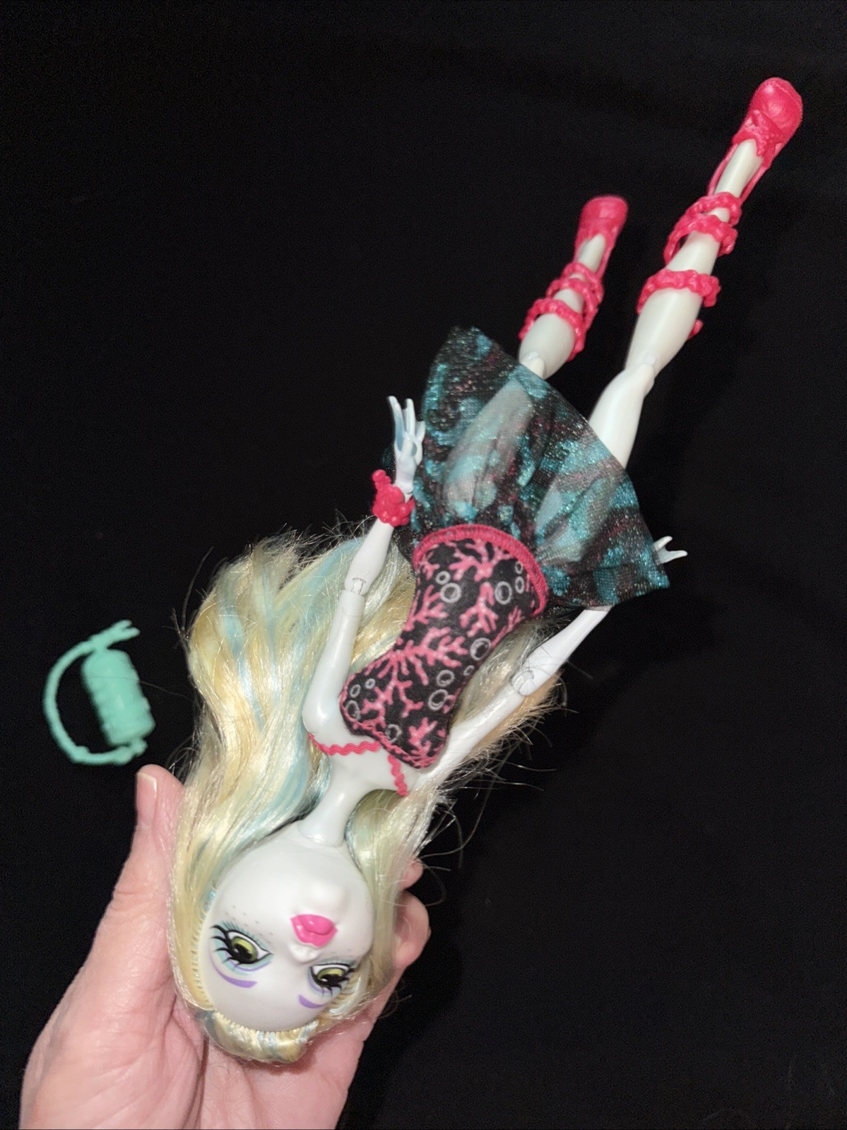Monster High LAGOONA BLUE Dance Class Doll Clothes Shoes Bracelet Bag -Leg Fins