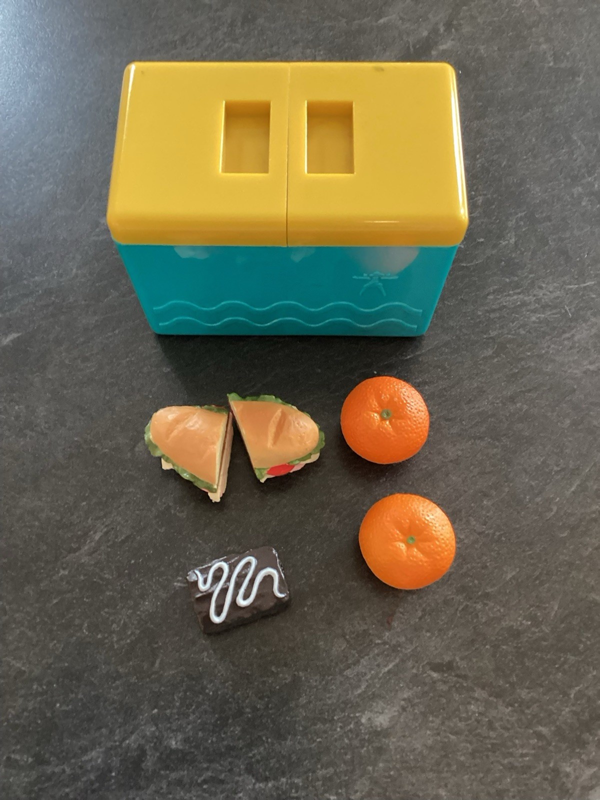 Pleasant Company American Girl Doll of Today Picnic Cooler set incomplete.