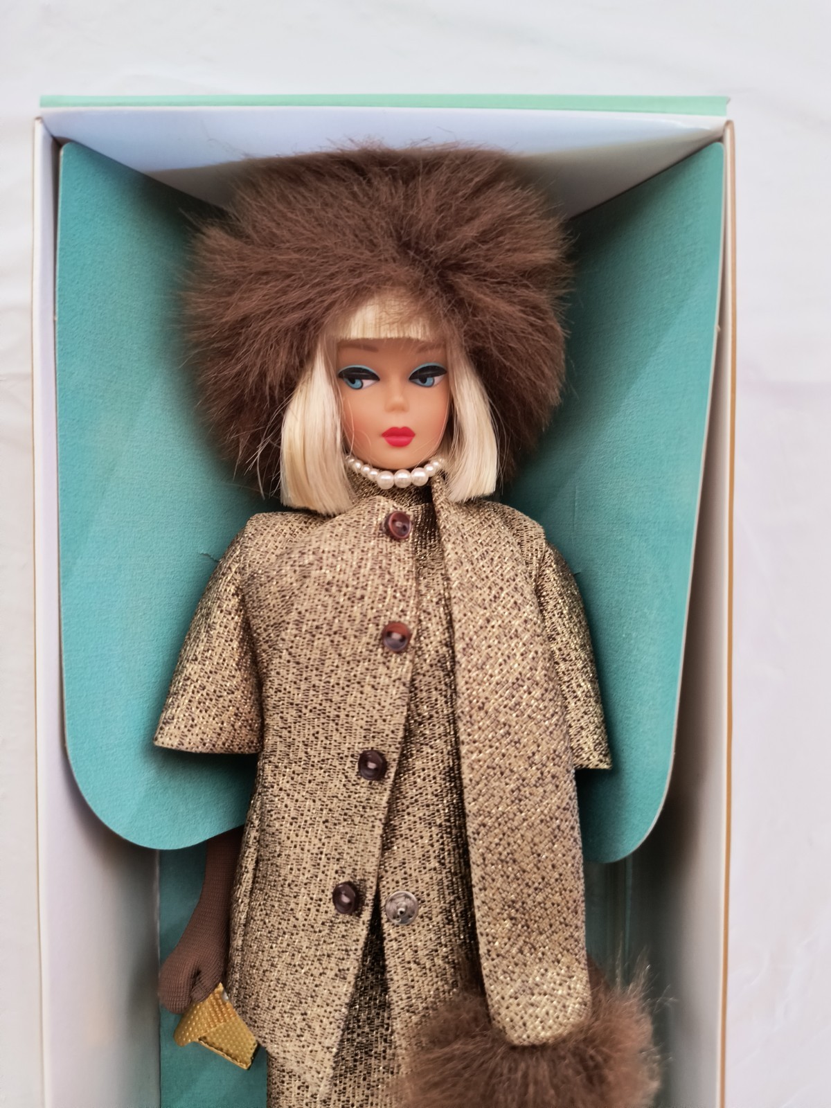 NRFB!! 2001 Mattel #54185 Repro Gold ‘N Glamour American Girl Barbie Blonde