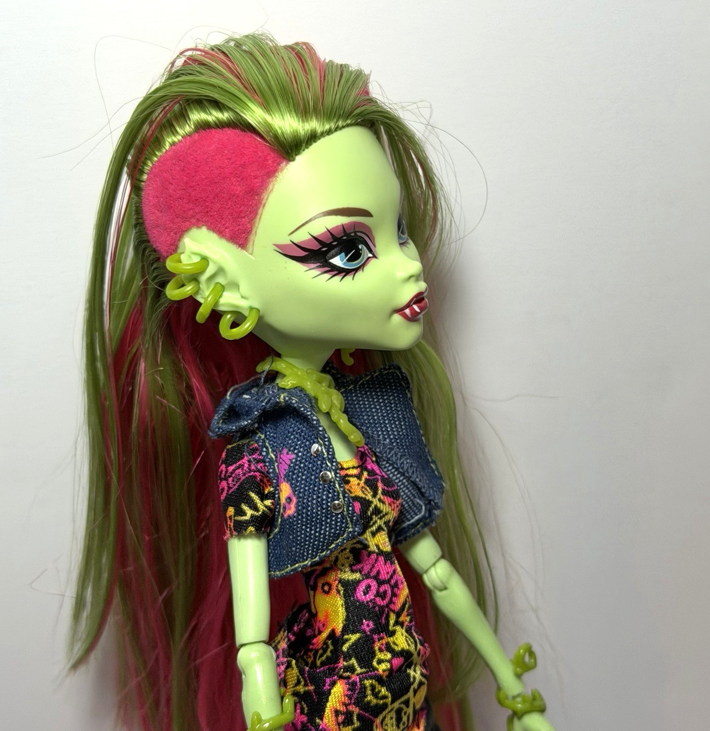 Monster High 2009 Venus Mcflytrap Doll W/ Outfit Shoes Accessories