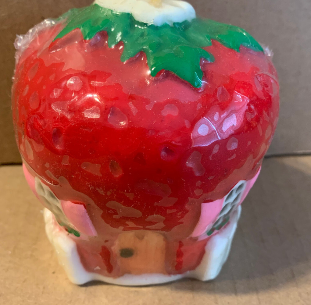 Vintage Strawberry Shortcake Candle House strawberry Scented 4″ AGC NOS NIP!