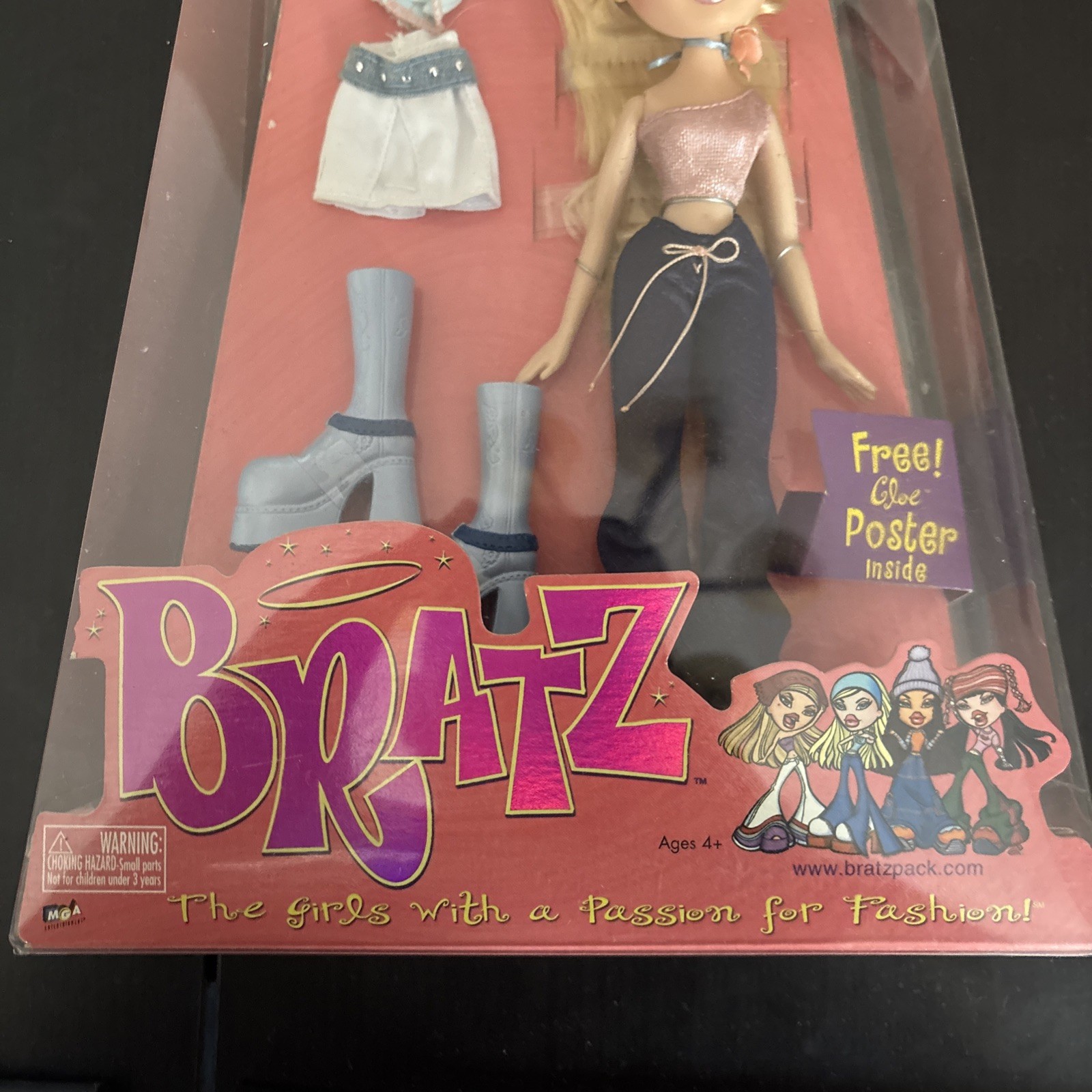 Bratz 2002, Second edition, Flaunt It! Cloe ,( side hair part) Rare, NIB
