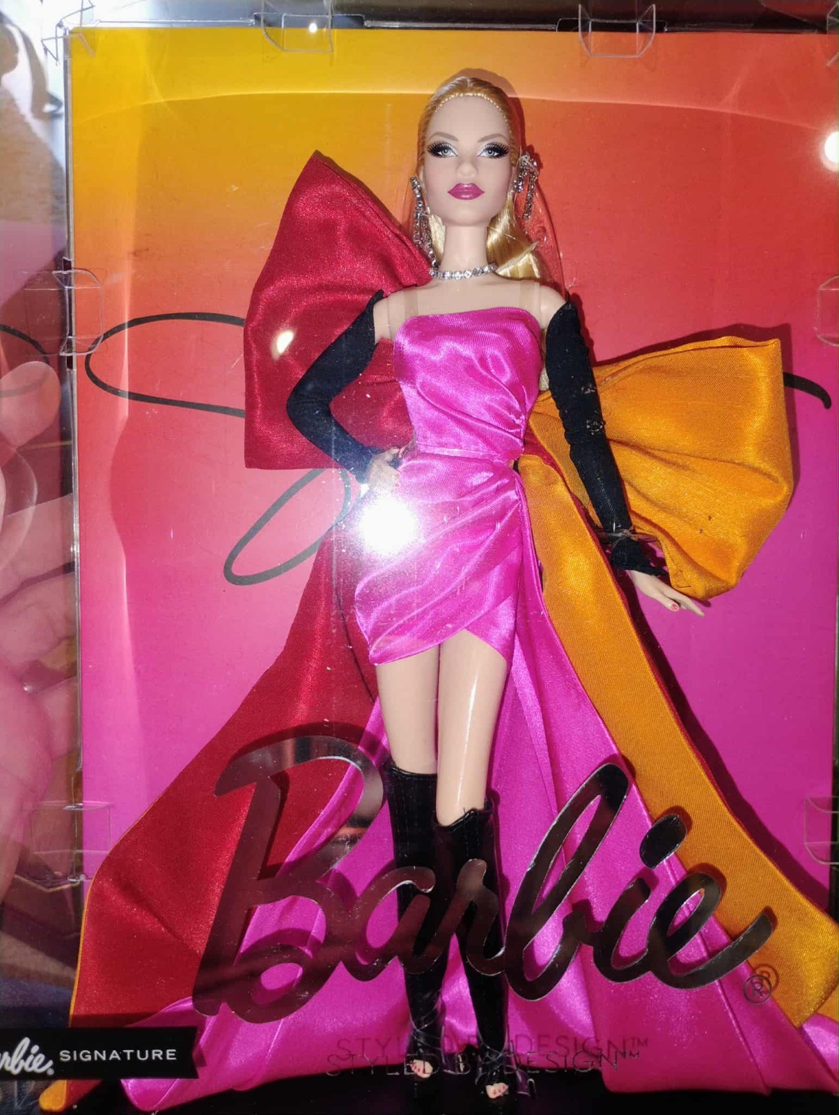 Barbie Signature Styled by Design Doll 1 Suim Noh ( HRM31 )