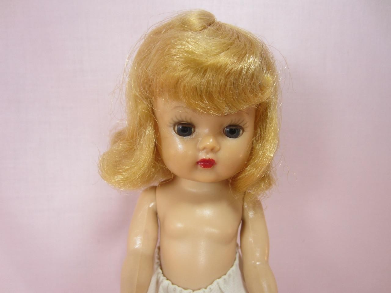 Vintage Muffie Story Book Dolls 7 1/2″ SLW, Wig in Original Set