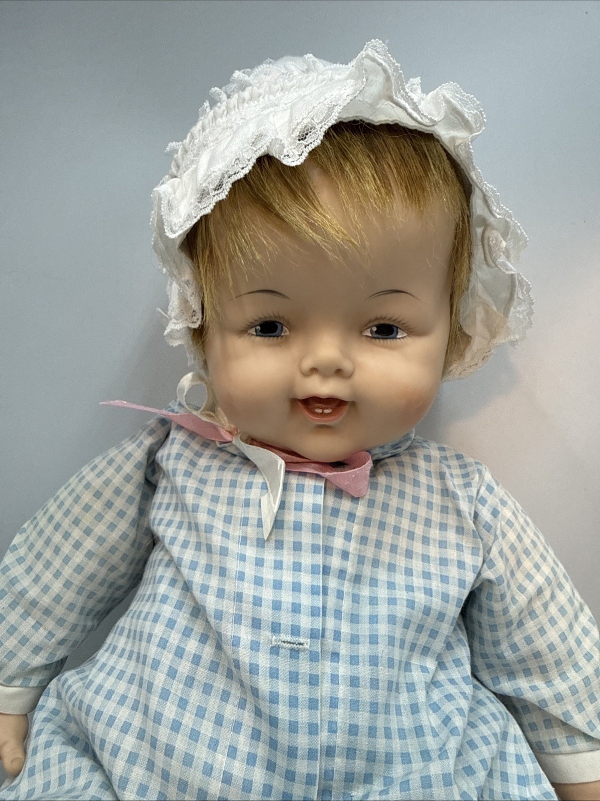 Madame Alexander Baby Huggums Doll 24-inch Blue Eyed Blonde ORIGINAL Outfit