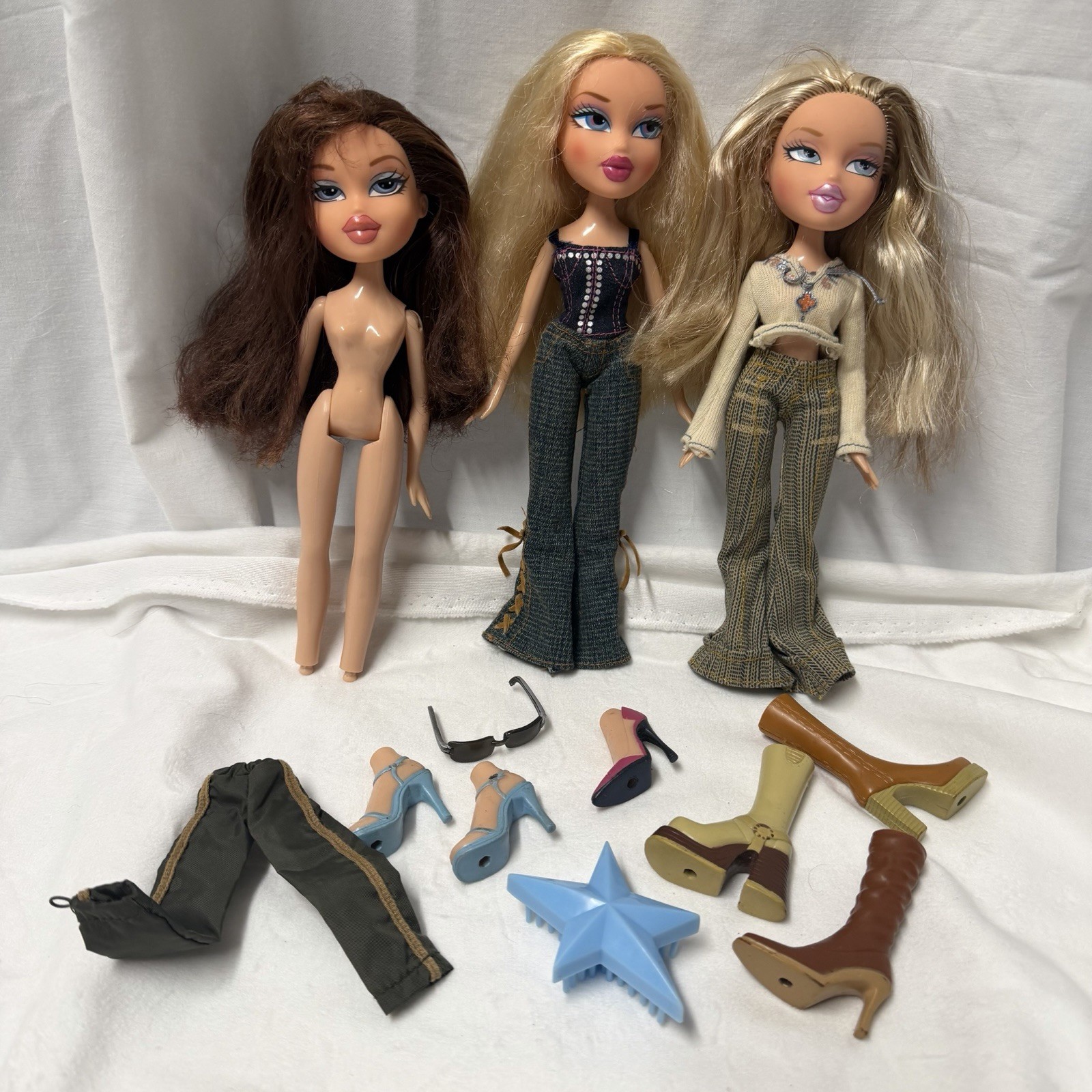 Bundle Vintage 2000s Bratz Dolls With Clothes Accessories shoes Redressed M6A