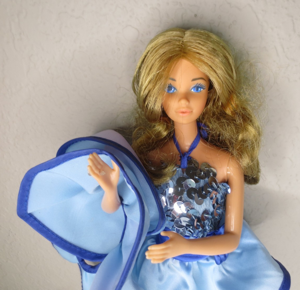 Gorgeous Vintage Dream Date Pj Barbie doll # 5869 ?with Jewelry