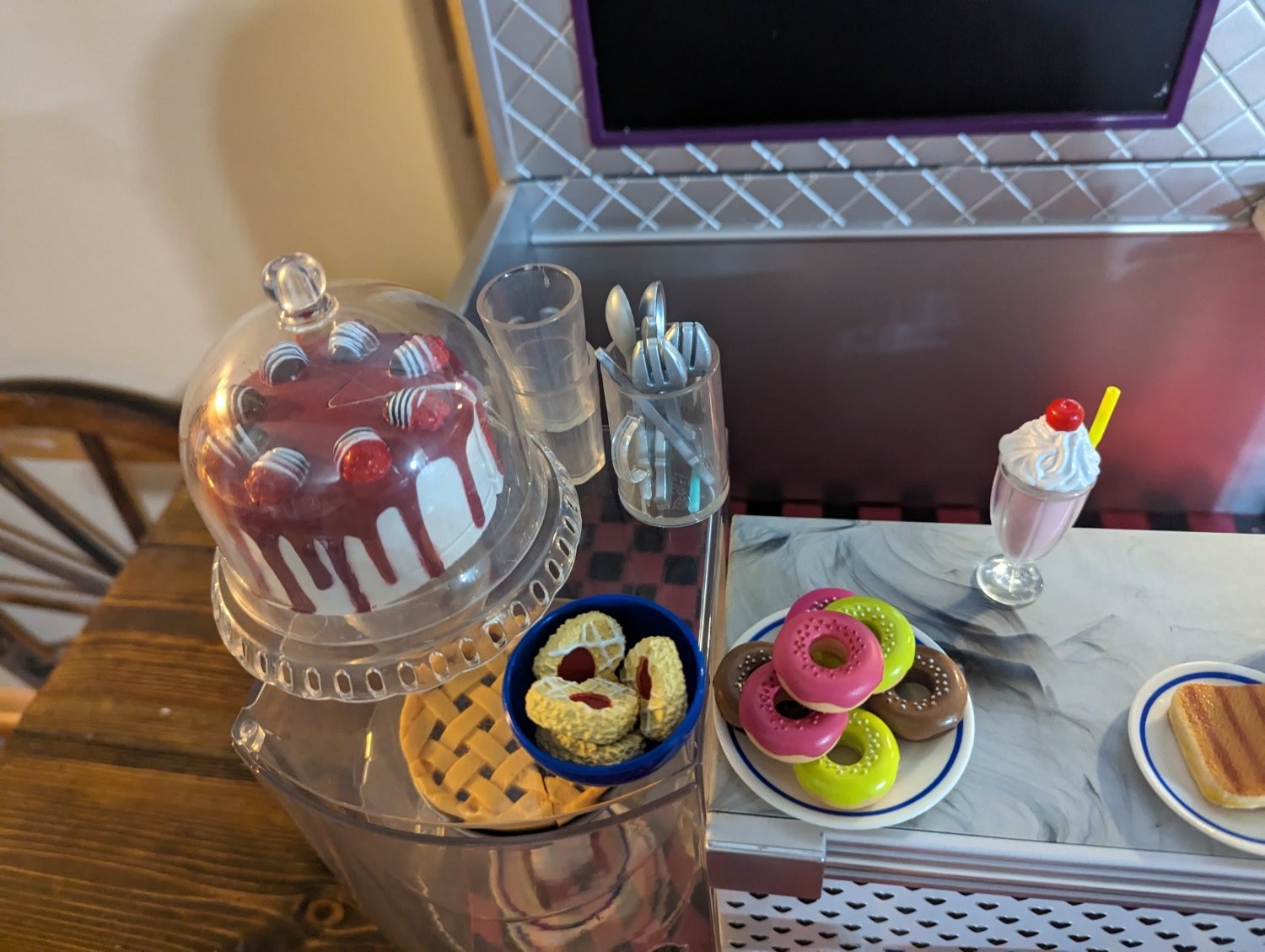 Modern Our Generation Bite To Eat Retro Diner Doll Playset 40+ Pc EUC 18″ Doll