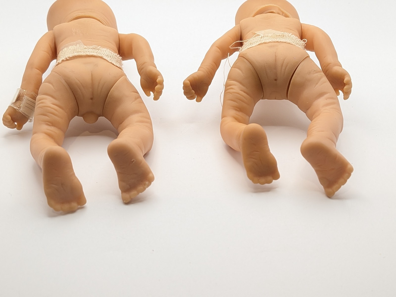 Vtg Realistic Anatomically Correct Twin Newborn Baby Dolls Boy & Girl 7″