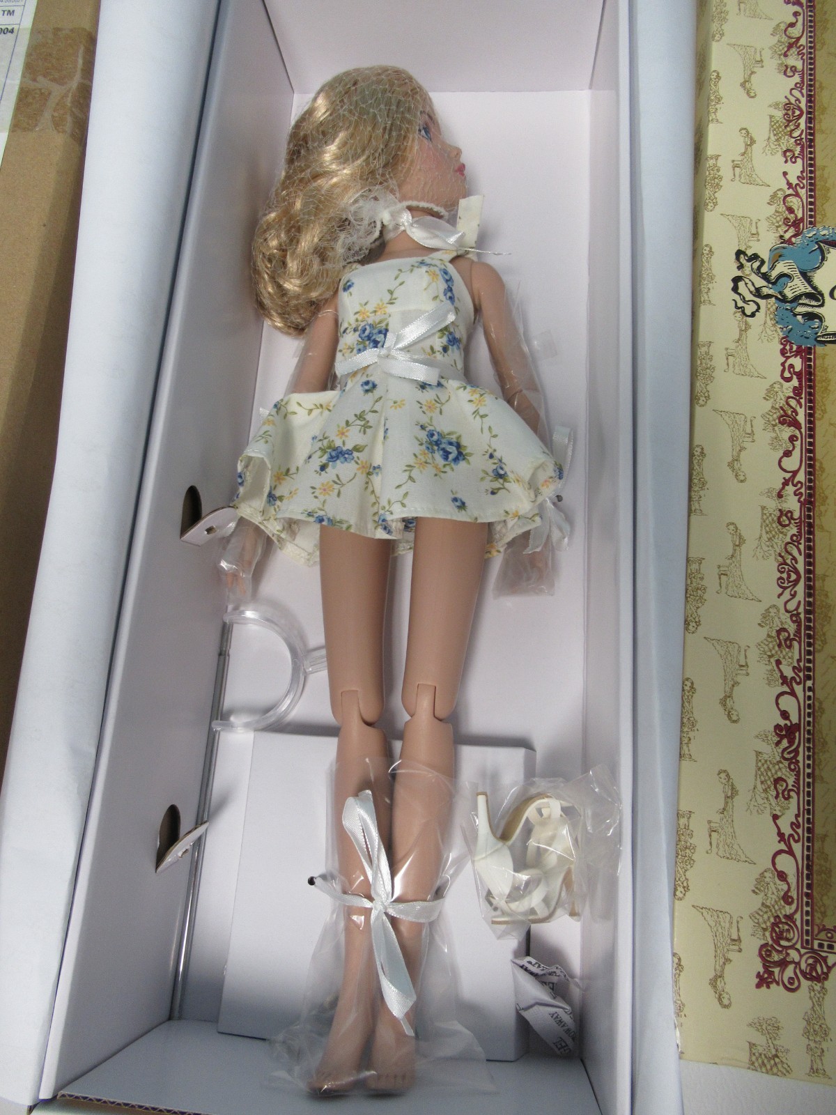 Ellowyne Wilde – Baby Doll Basic Blonde – Robert Tonner – VDC NRFB