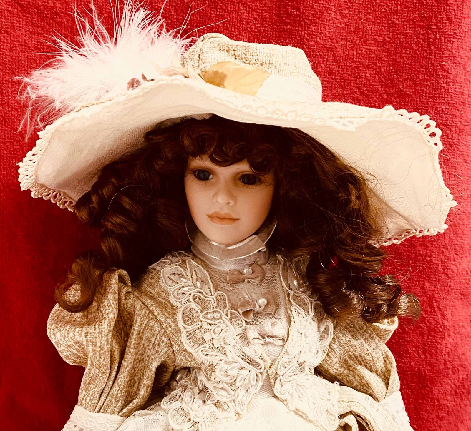 20 INCH VINTAGE VICTORIAN PORCELAIN DOLL COLLECTIBLE