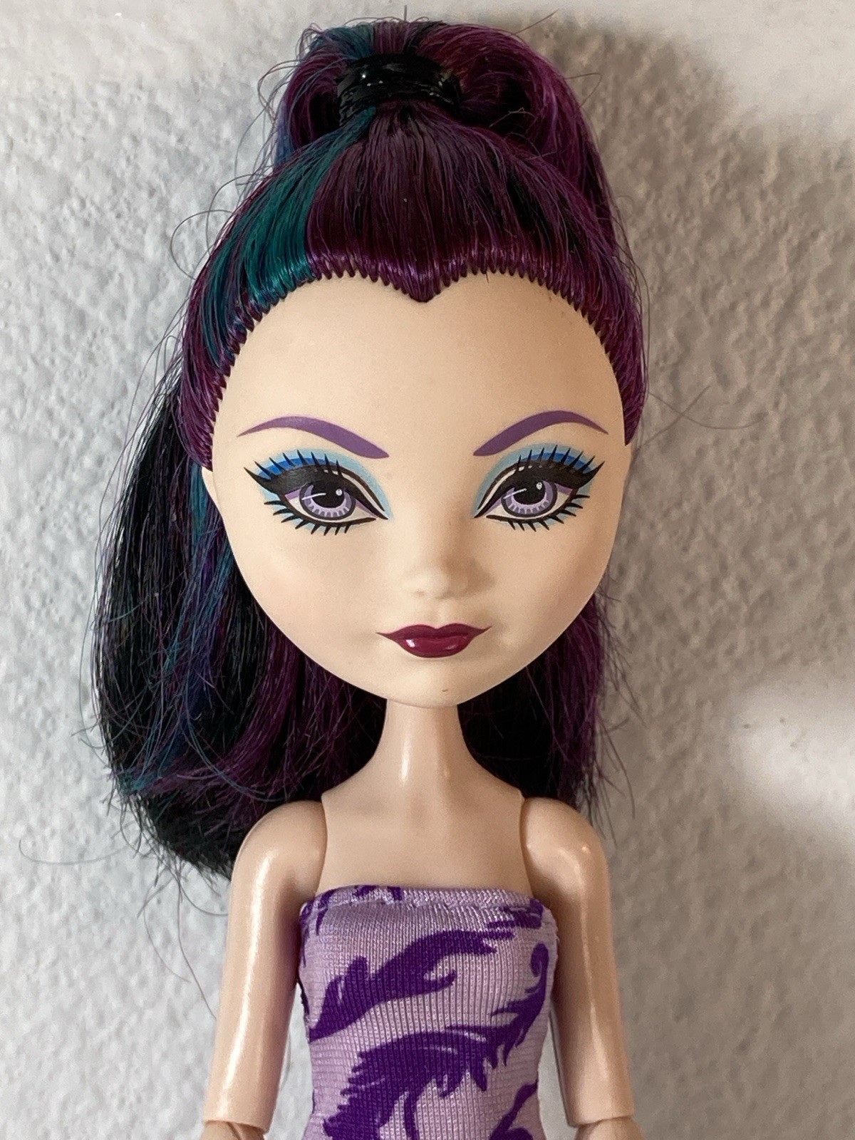 Mattel 2012 Ever After High Way Too Wonderland – Raven Queen Doll (gluey hair)