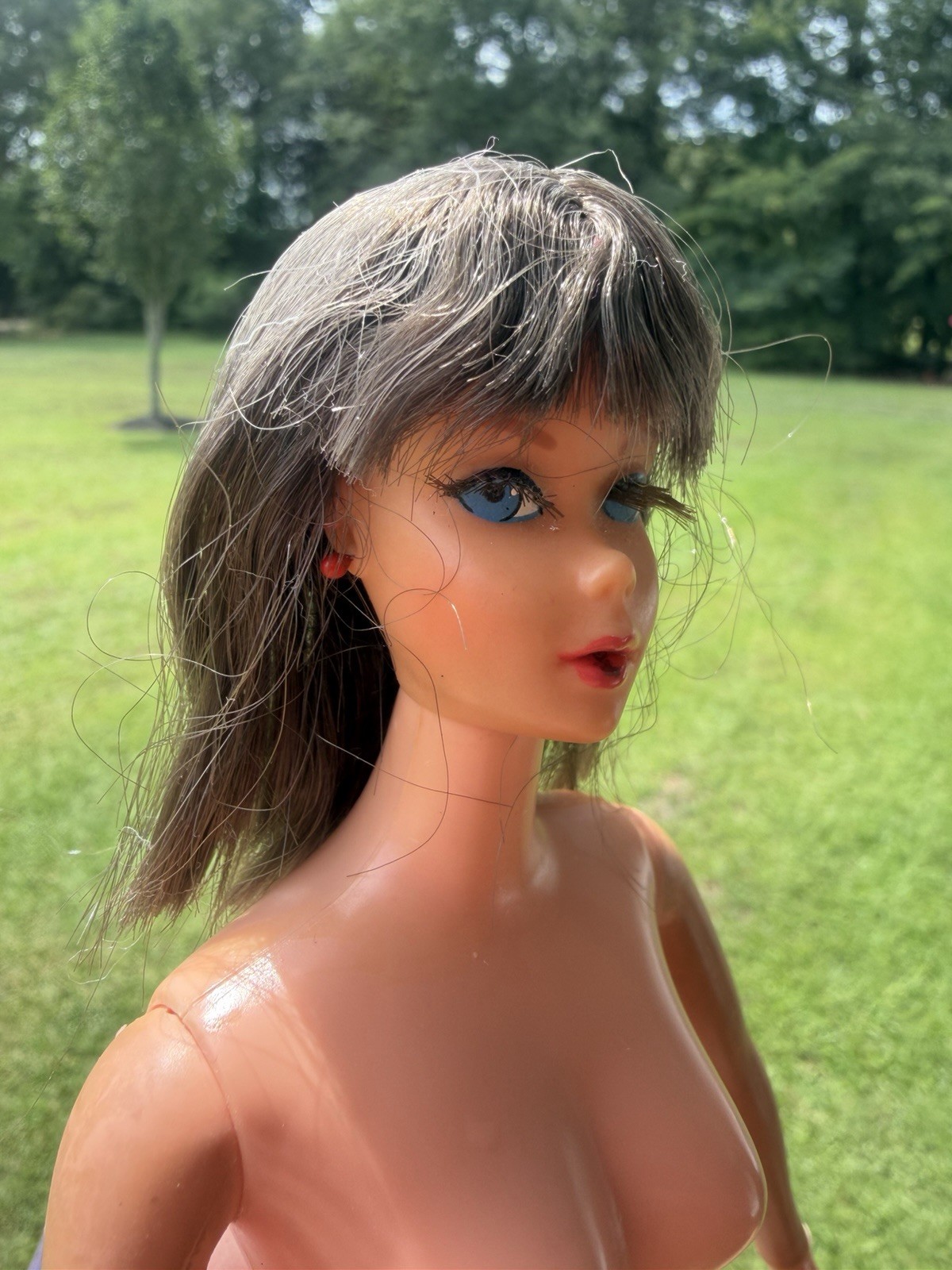 Vintage 1968 Mattel TNT Barbie Brunette Rooted Lashes Red Earrings Taiwan Nude