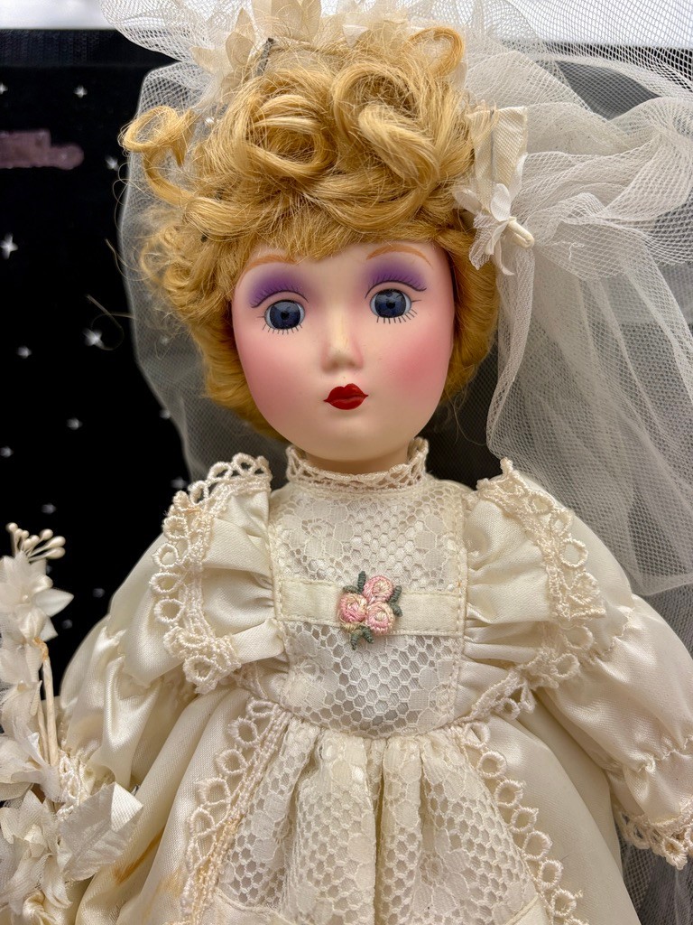 Vintage Danbury Mint Porcelain Doll “Julia” Victorian Bride 13″ W/Doll Stand