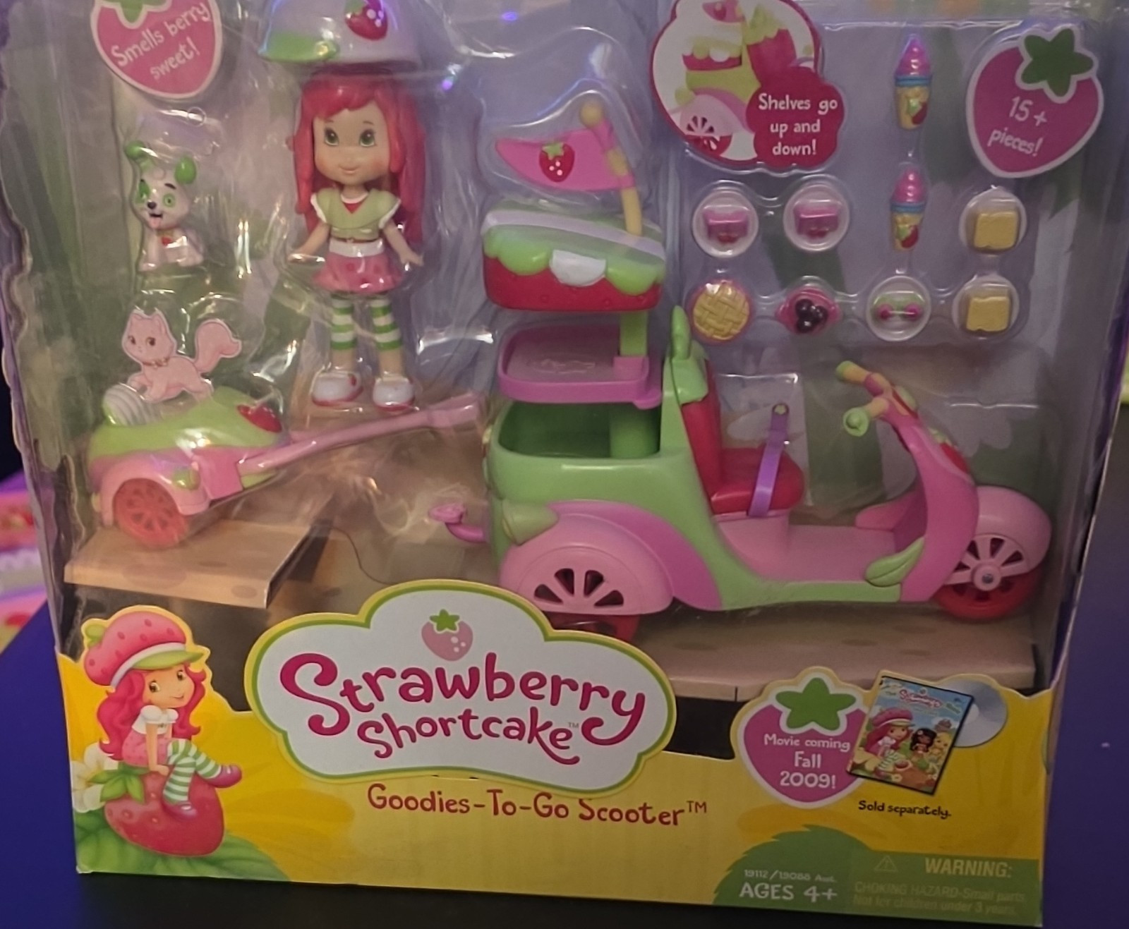 Strawberry Shortcake Goodies-To-Go Scooter 5in Scented Doll Playset 15pc 2009