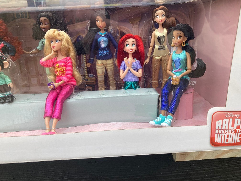 Disney Wreck It Ralph Breaks the Internet Comfy Princesses – 13pc Doll Set