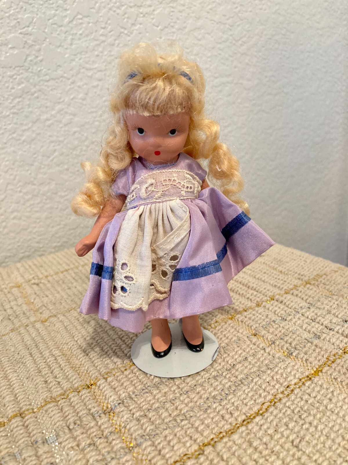 #125 Alice Through the Looking Glass Frozen Legs Nancy Ann Storybook Dolls
