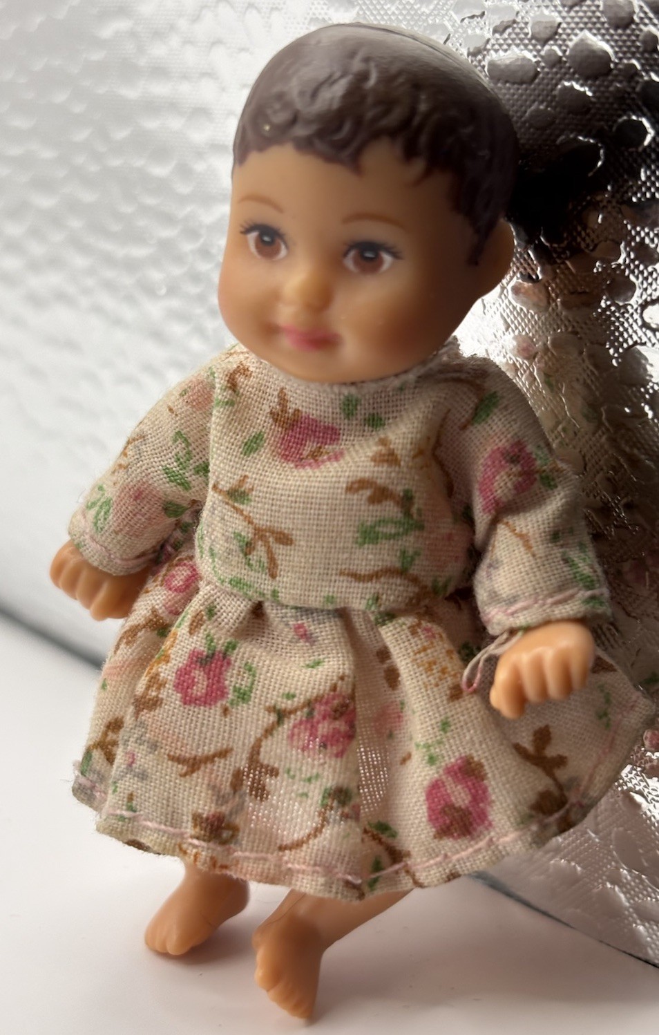 Rare Hispanic BARBIE Happy Family KRISSY Jointed Baby W/ Dress 1990 Brown Hair