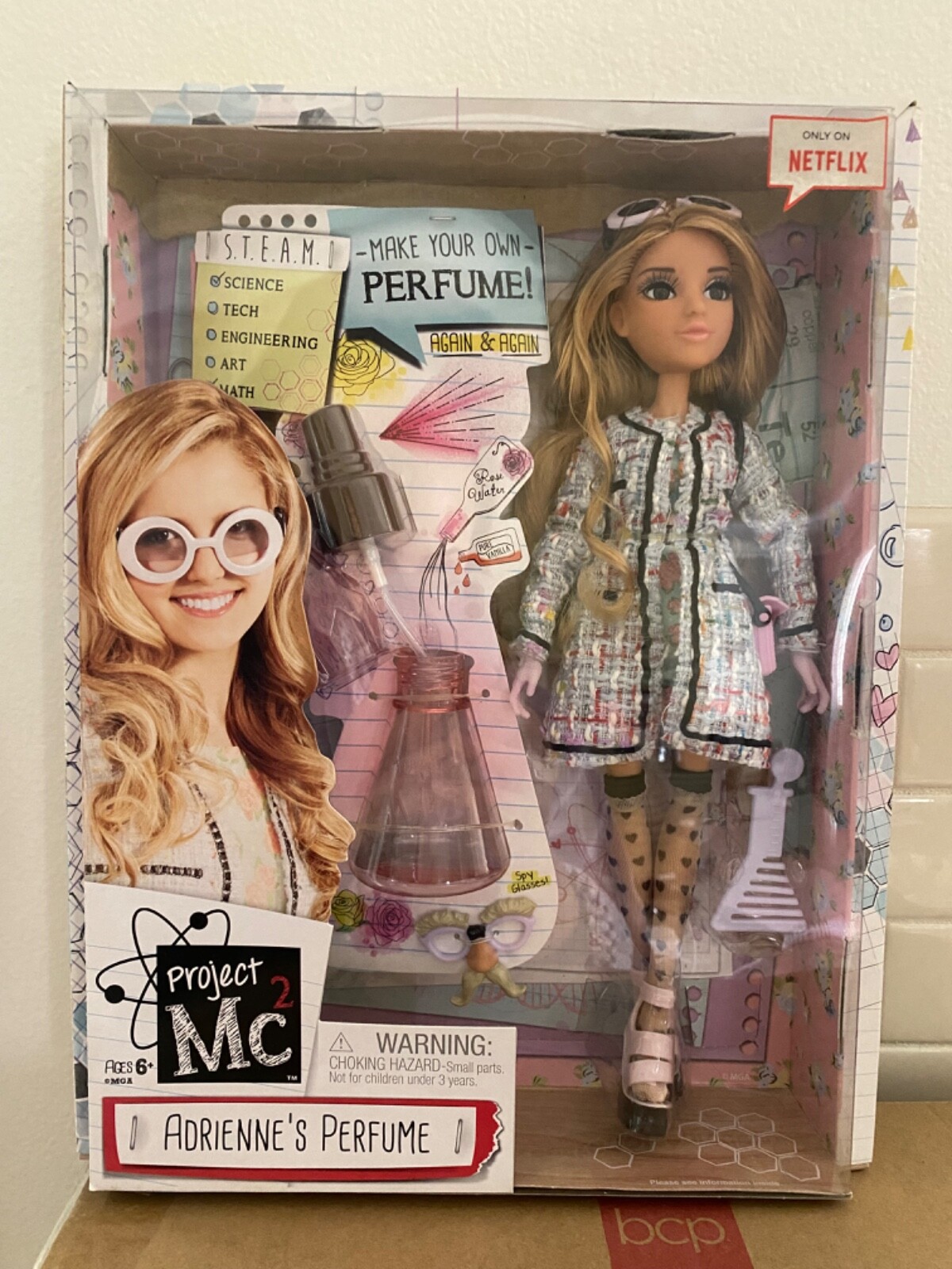 Project Mc2 – Adrienne’s Perfume Experiment Doll – Outfit, Shoes, 6+