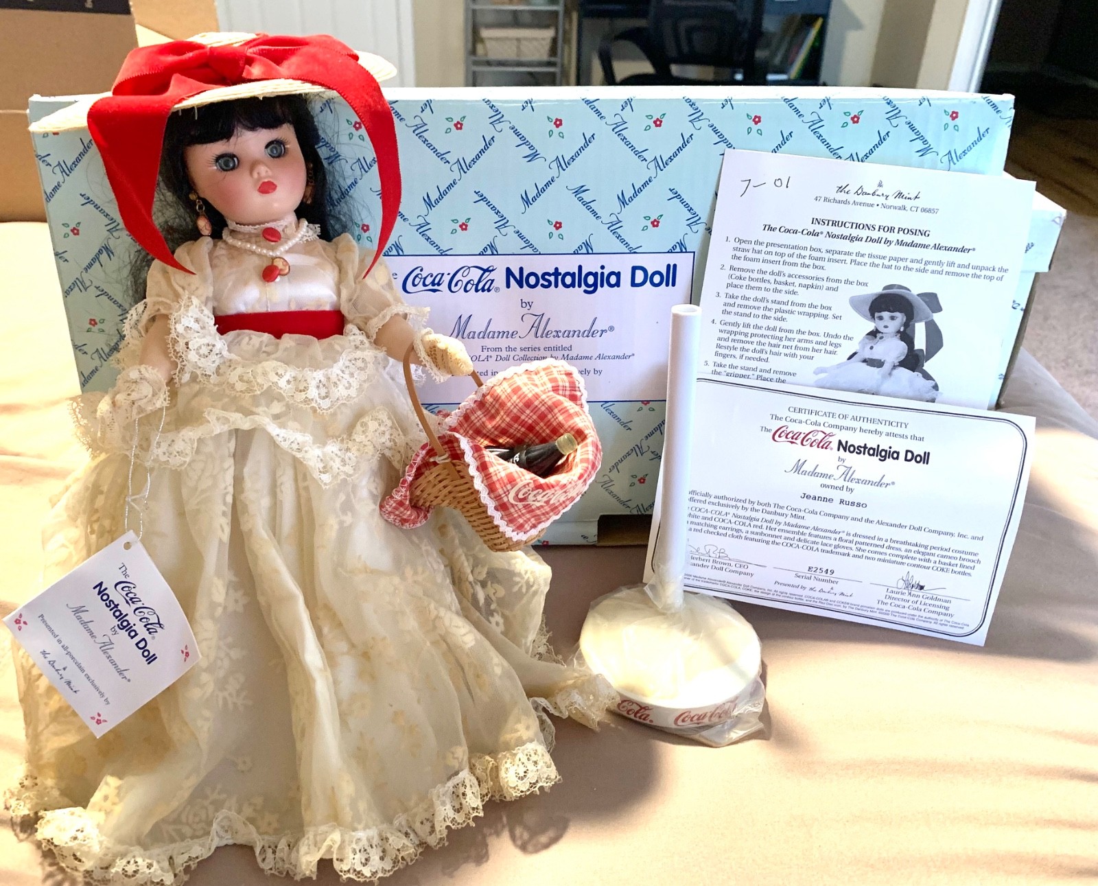 Madame Alexander Coca-Cola Nostalgia Doll Danbury Mint w/ COA Box Stand 2000