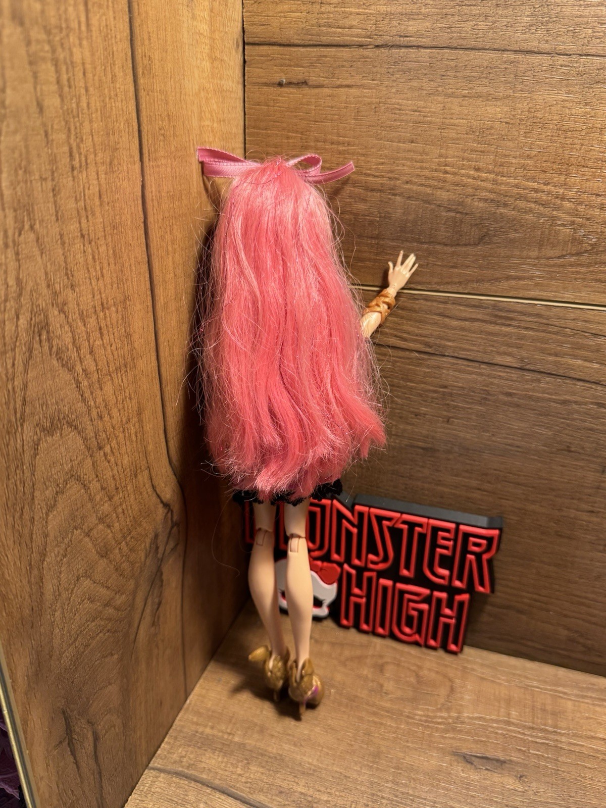 Ever After High Thronecoming CA Cupid Doll Wearing Chapt 1 Dress