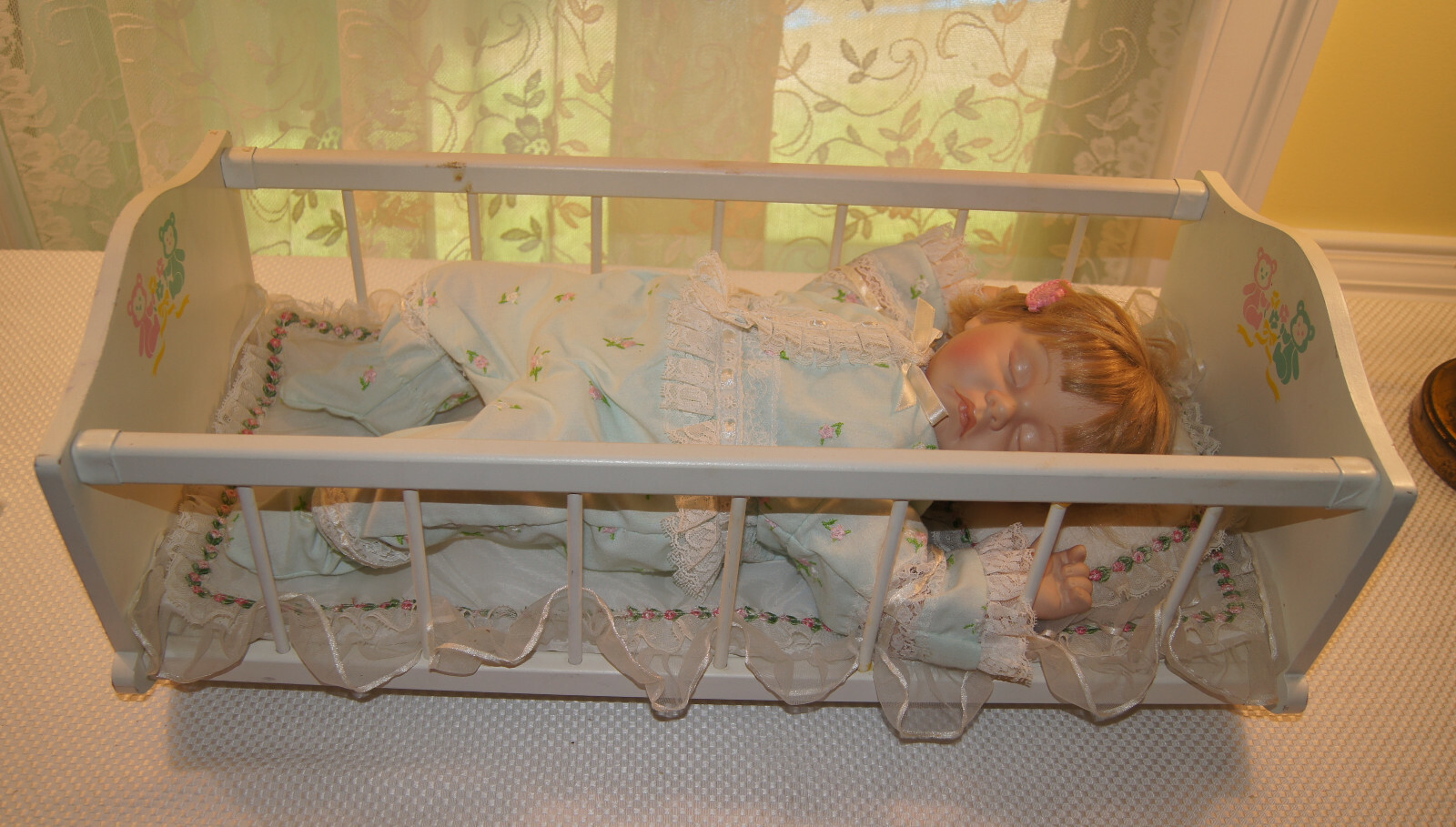 DANBURY MINT “Sweet Dreams” Sleeping 19.5″ Baby Doll In 24″ Rocking Cradle