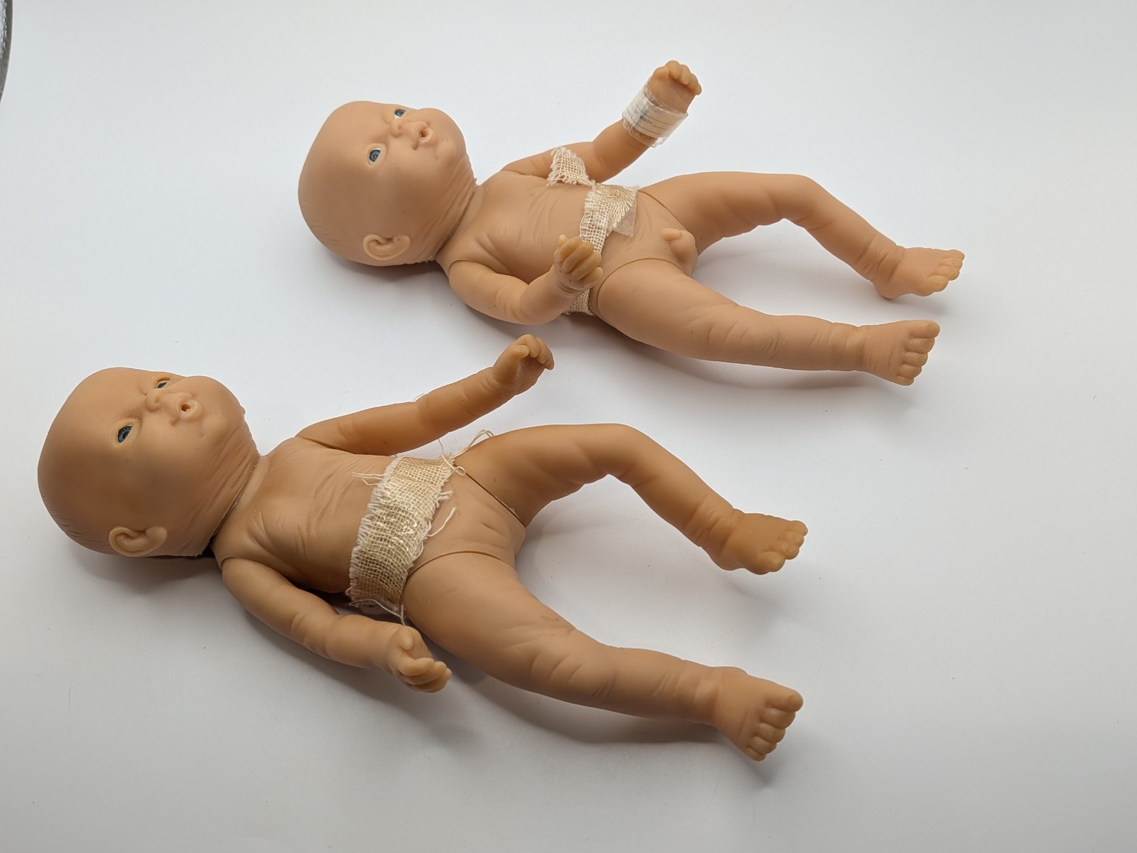 Vtg Realistic Anatomically Correct Twin Newborn Baby Dolls Boy & Girl 7″