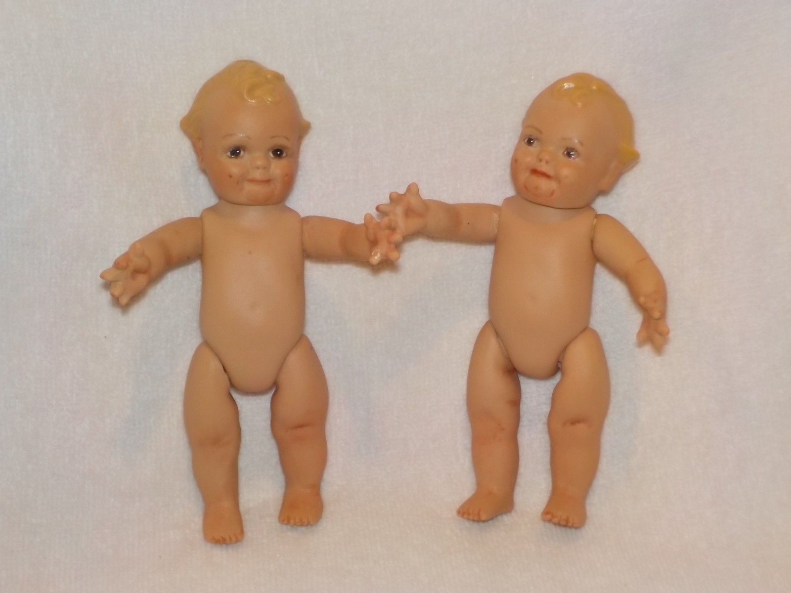 Two 5.5″ Artist Made Porcelain Scootles Dolls