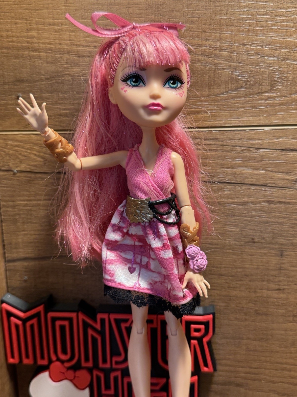Ever After High Thronecoming CA Cupid Doll Wearing Chapt 1 Dress