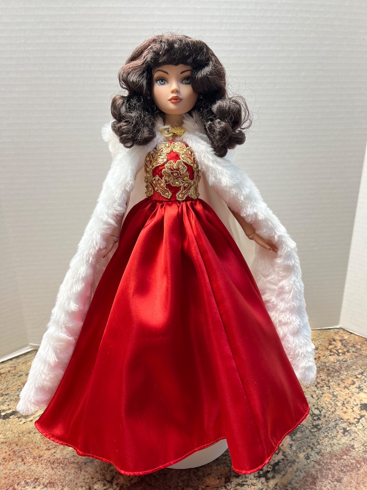 Jsacutabove Ellowyne Wilde Red dress White Fur Cape USA only No overseas
