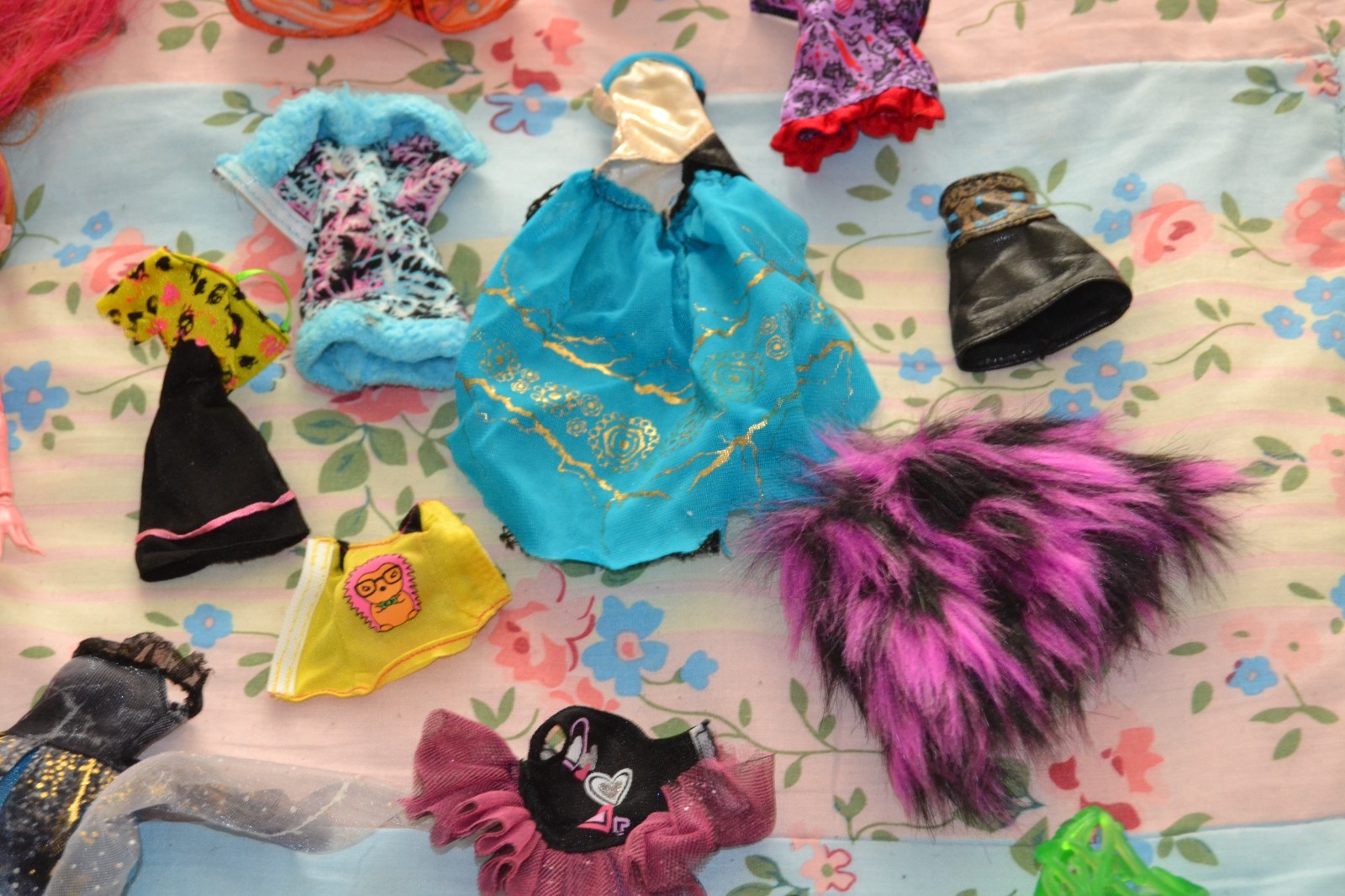 Bundle 14 x Mattel Monster High Dolls Clawdeen Skelita Cleo Venus & Accessories