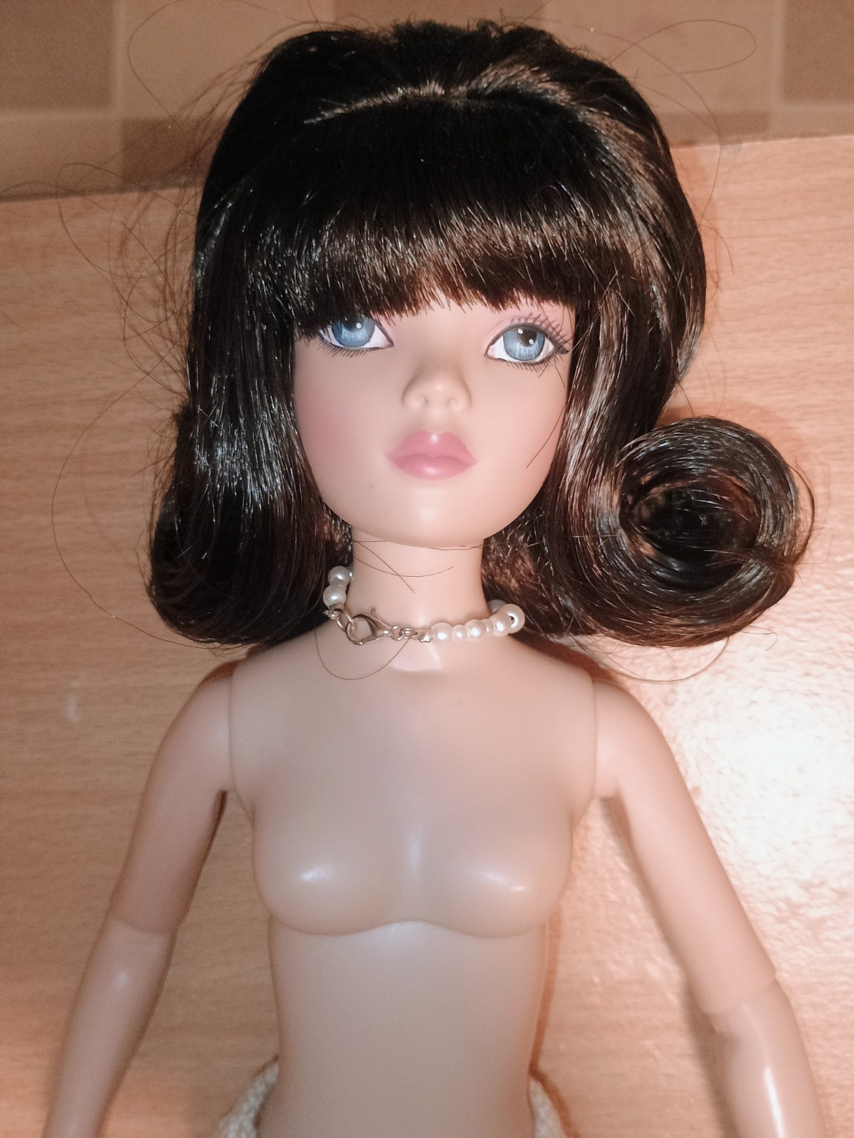 Tonner Ellowyne Wilde 16″ fashion doll