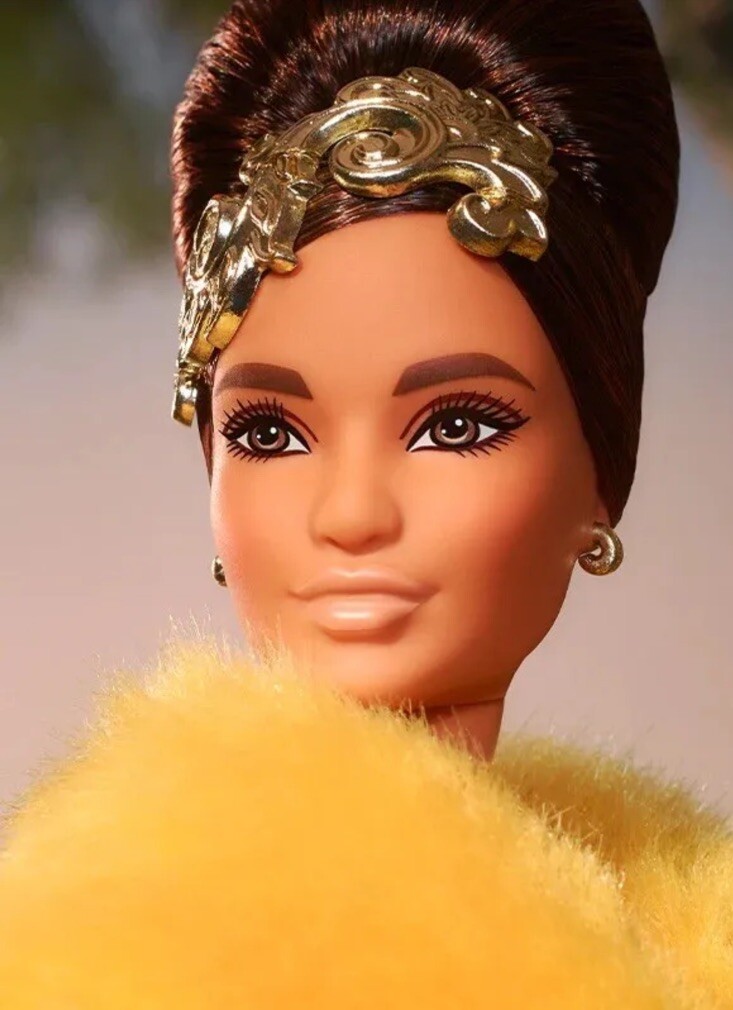 BARBIE PLATINUM LABEL~GUO PEI SILKSTONE DOLL (IN SHIPPER BOX-NRFB)