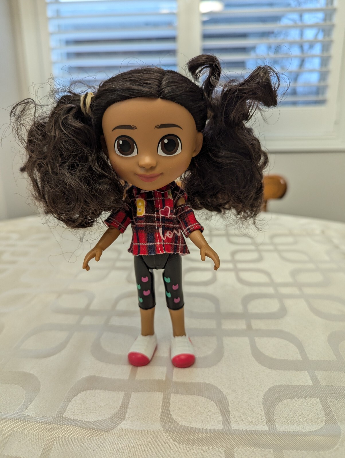Dreamworks Gabby’s Dollhouse 8″ Doll Removable Multicoloured Shirt. GUC.