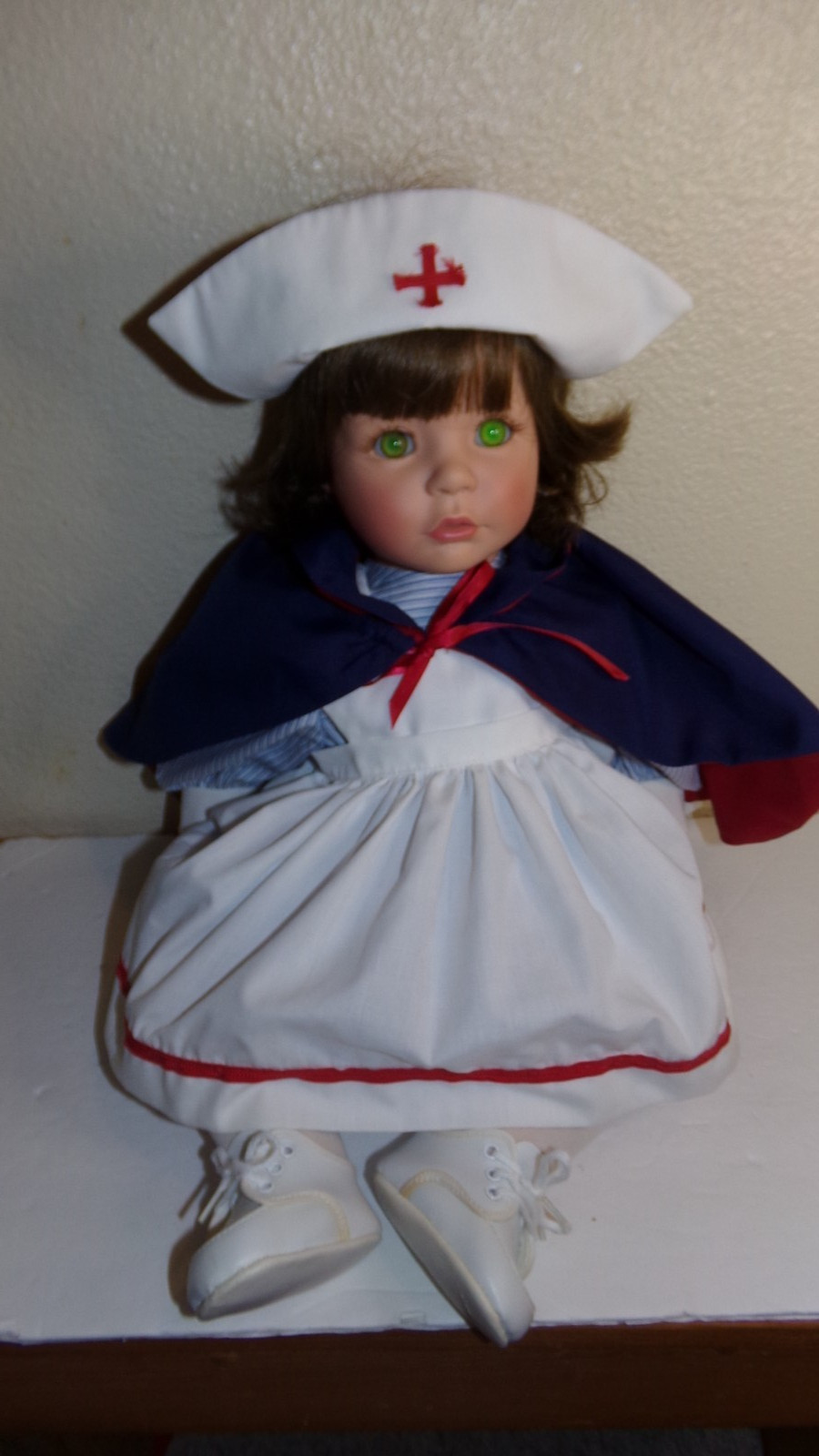 Susan Wakeen Tender Loving Care Brunette Nurse Doll 20″ Green Eyes 1994