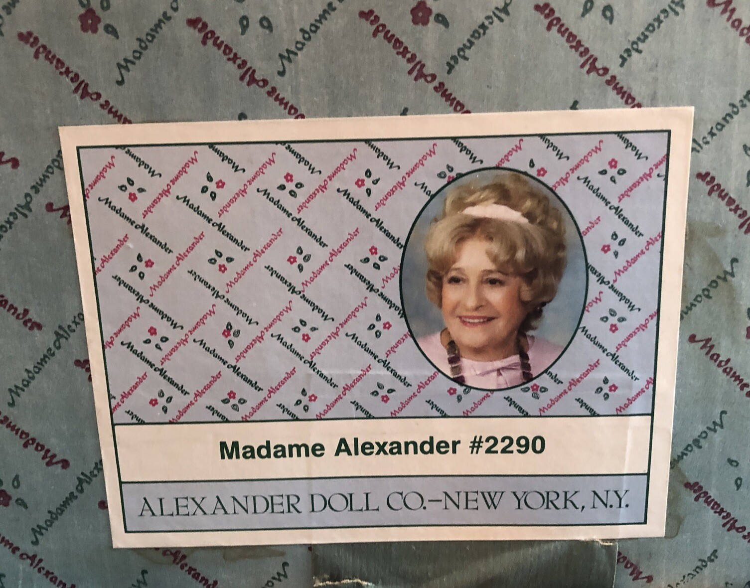 MADAME ALEXANDER HERSELF “SELF PORTRAIT” 2290 PINK 21″ DOLL TAG ORIGINAL BOX