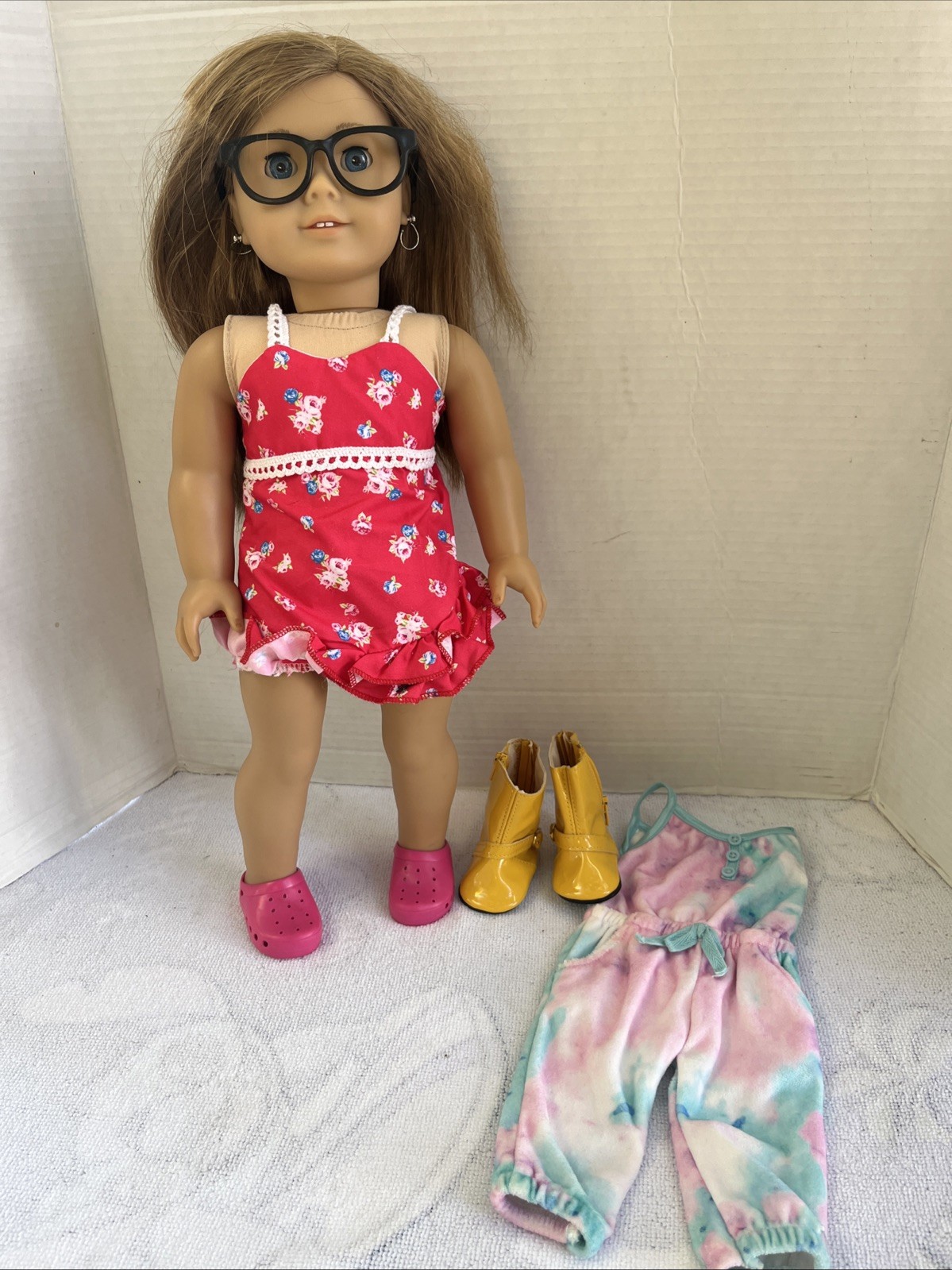 American Girl Doll Blue Eyes and Brown Hair 2011