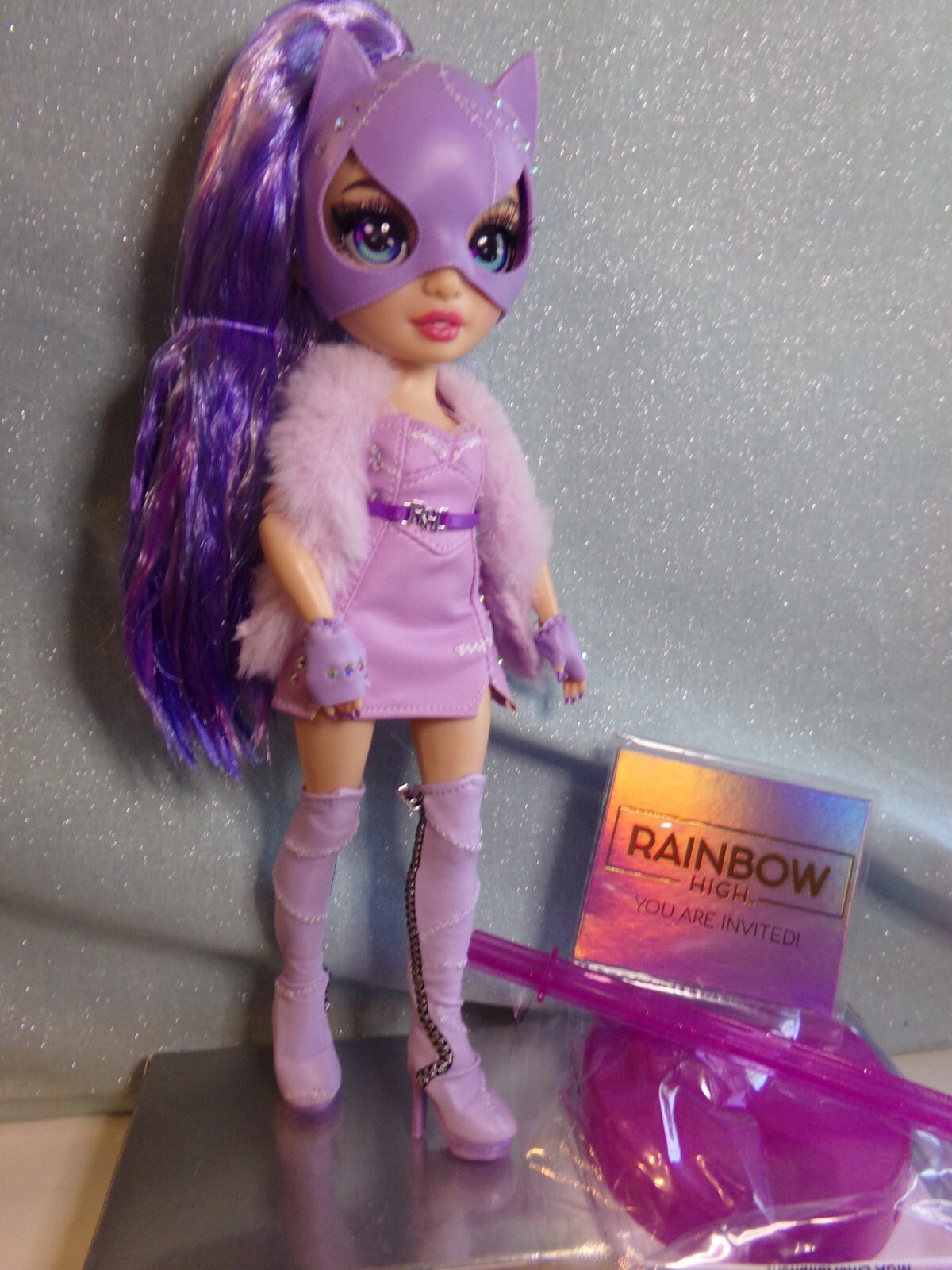 RAINBOW HIGH 2022 RAINBOW VISION COSTUME BALL VIOLET WILLOW CAT WOMAN