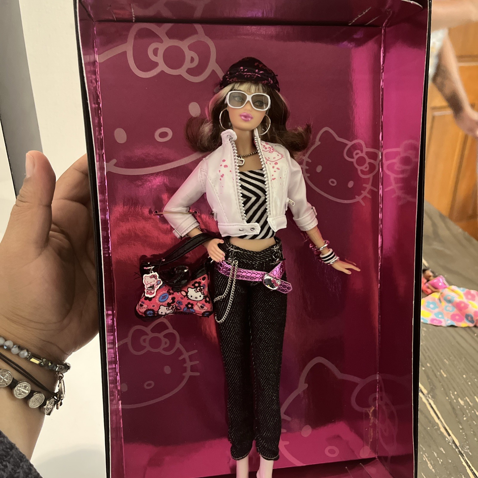 2007 “HELLO KITTY “BARBIE DOLL COLLECTOR PINK LABEL L4687 FUN, FLASHY, NRFB!