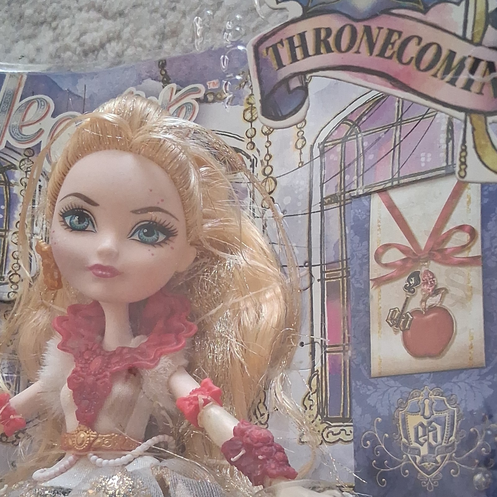 Ever After High Thronecoming Apple White 11in Fashion Doll Unopened + Accs